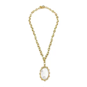 146-MOP-G | OVAL SHELL PEARL MEDALLION ON GOLD CHAIN