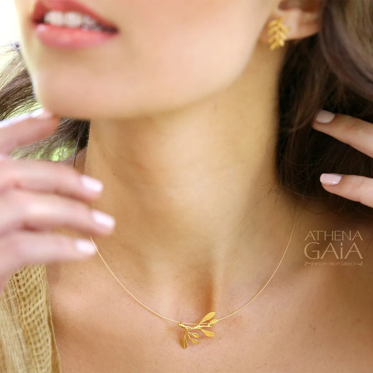 14k Gold Olive Leaf Cluster Necklace (Small)