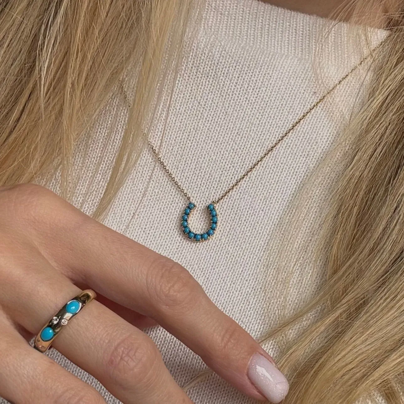 14K Yellow Gold Turquoise Horseshoe Pendant Necklace
