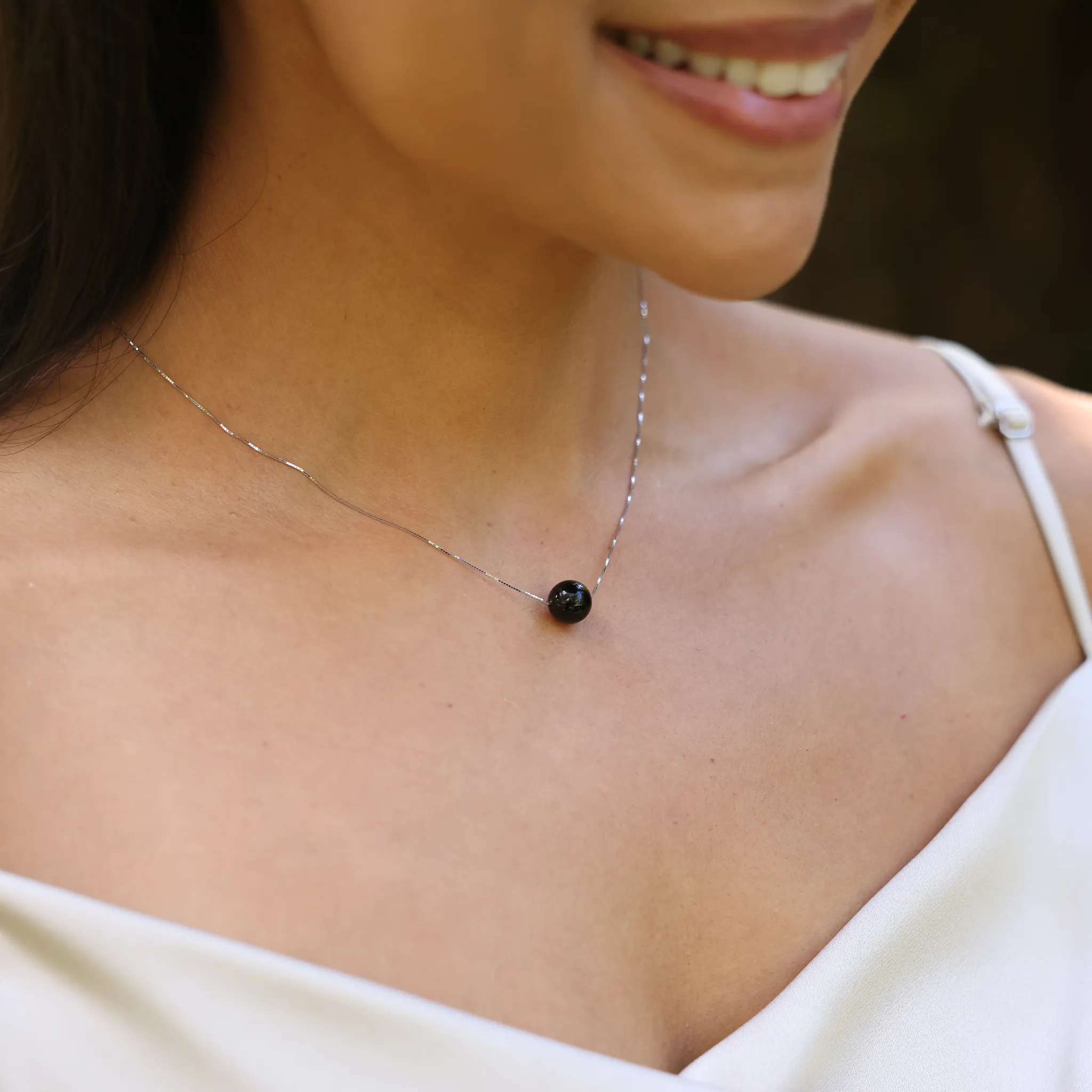 16" Black Coral Necklace in White Gold
