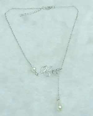 1PCS Leaf Pattern Beaded Pendant Necklaces