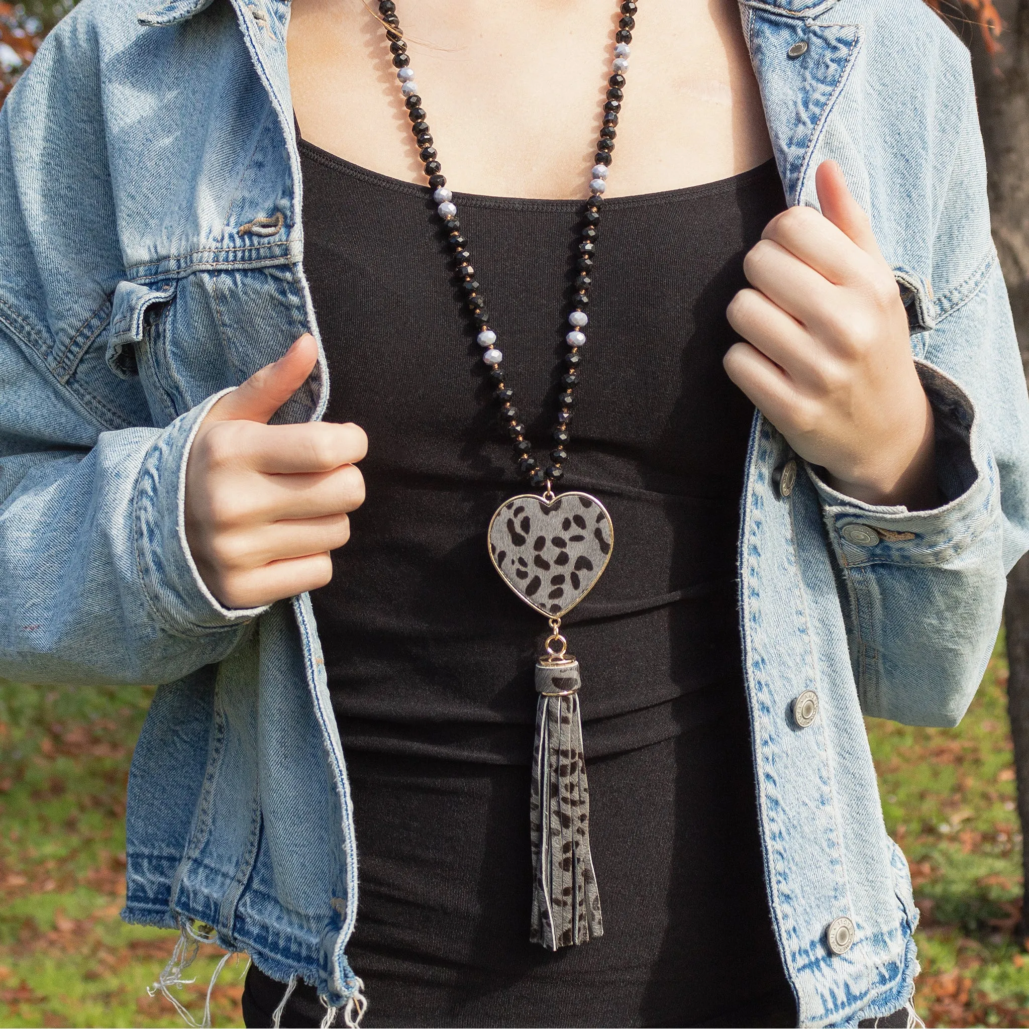 72736 - Tassel Leopard Heart Necklace - Black