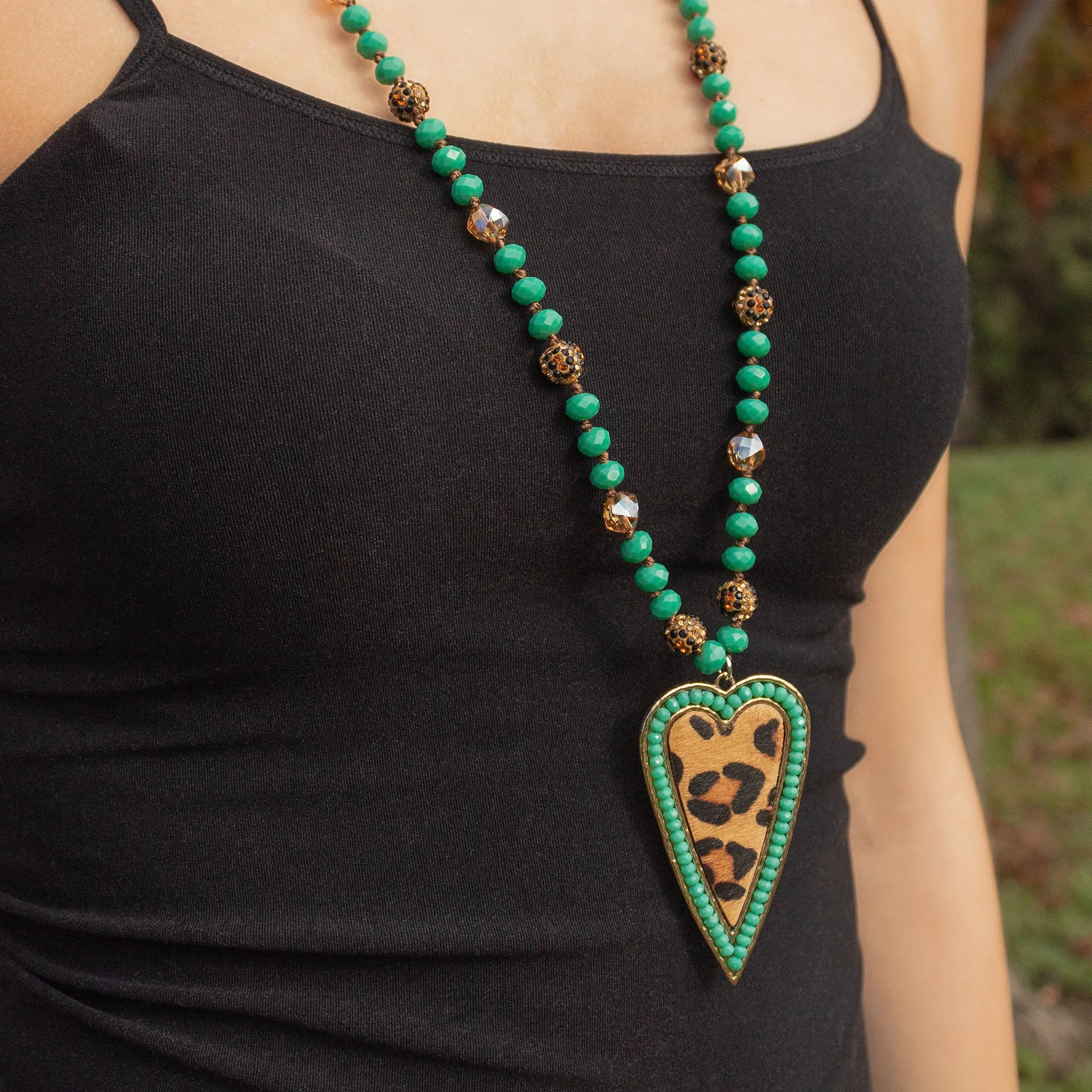 72740 - Beaded Leopard Heart Necklace - Turquoise