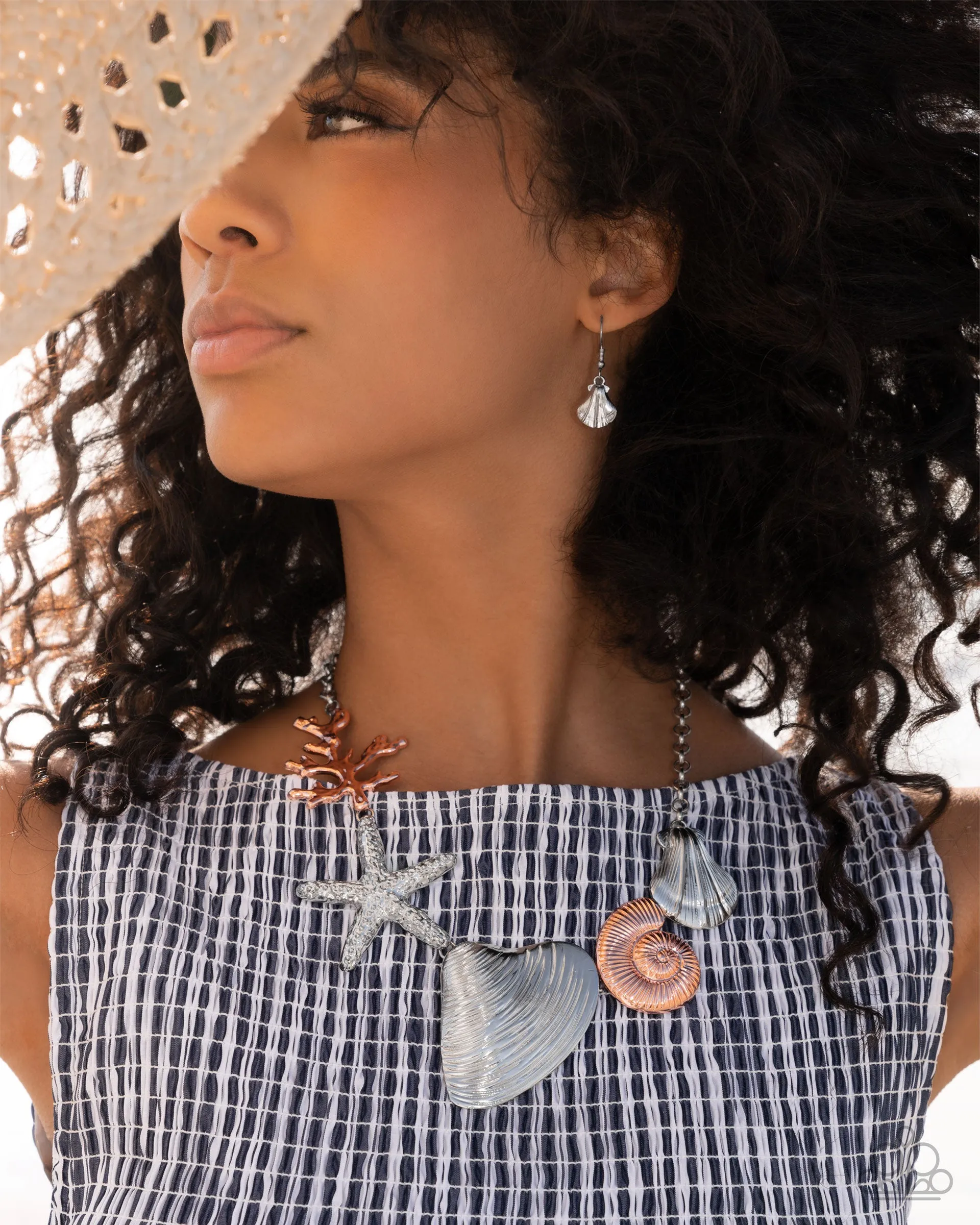 Along the Reef - Silver - Mixed Metal Shell and Starfish Paparazzi Short Necklace - 2025 Empower Me Pink Exclusive