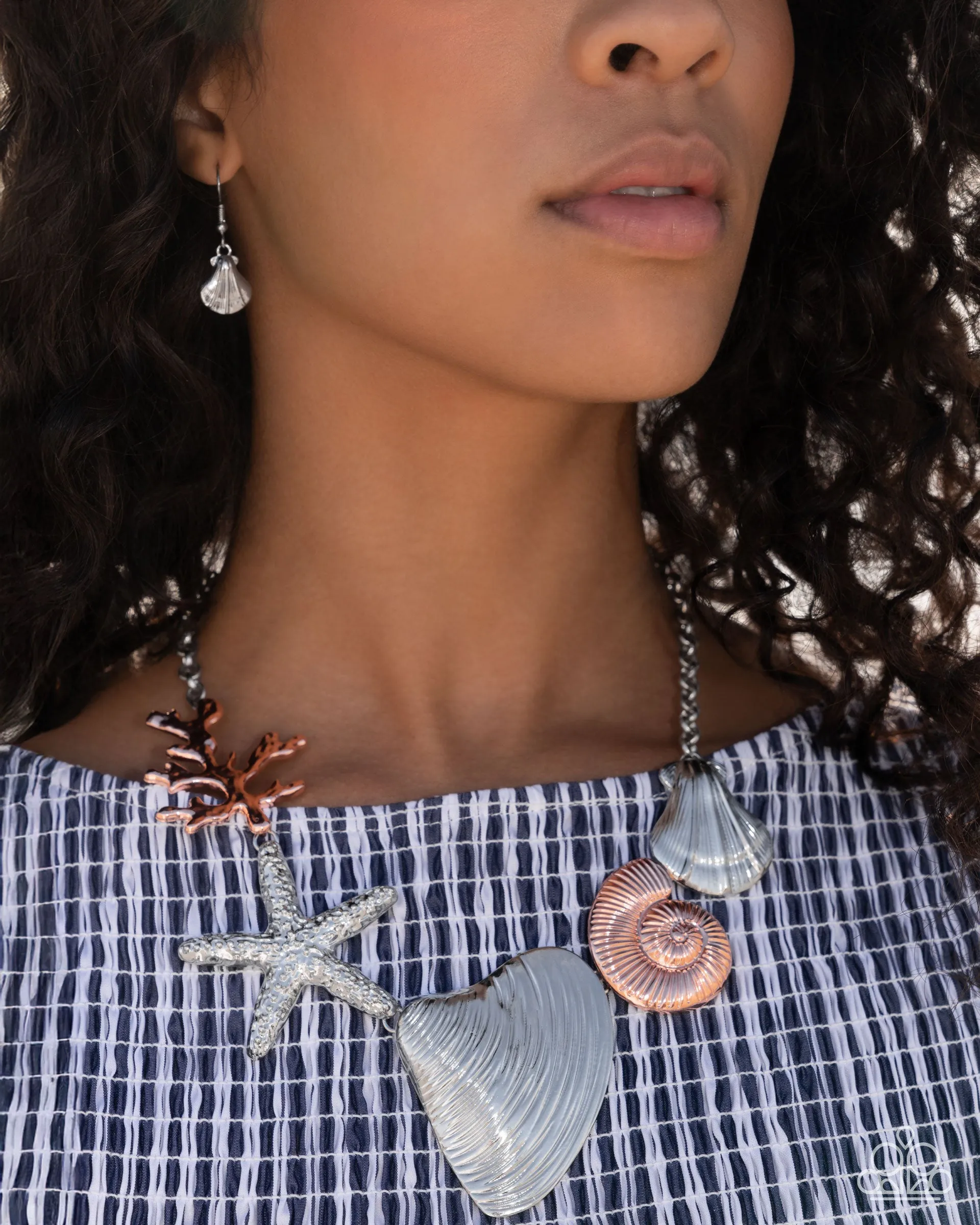 Along the Reef - Silver - Mixed Metal Shell and Starfish Paparazzi Short Necklace - 2025 Empower Me Pink Exclusive