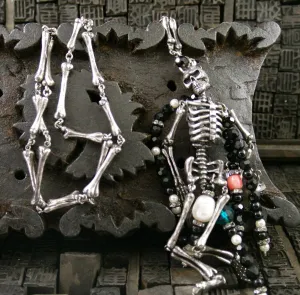 Appartement a Louer Skeleton Necklace