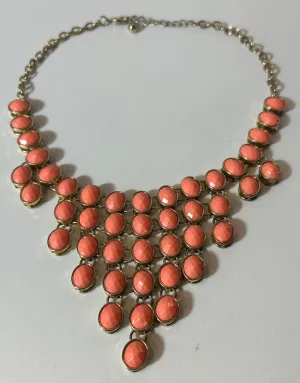Bold Coral Statement Bib Necklace with Gold-Tone Metal Setting – Retro Inspired Fashion Jewelry