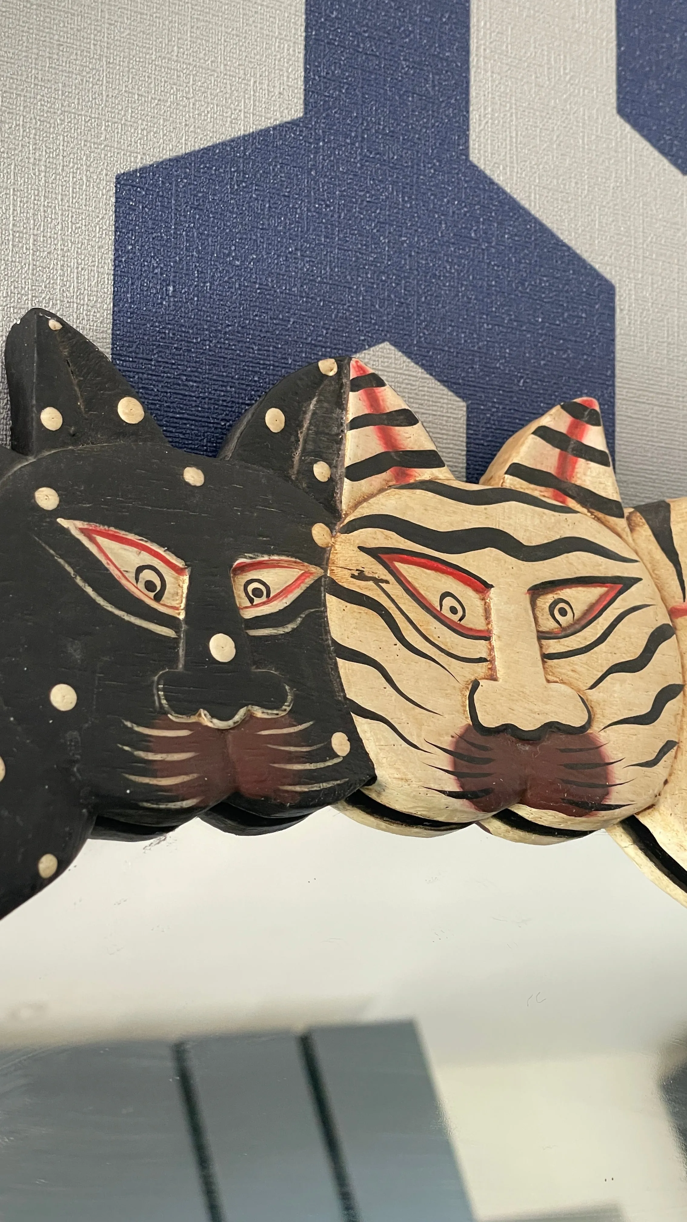 Cats Mirror and Peg