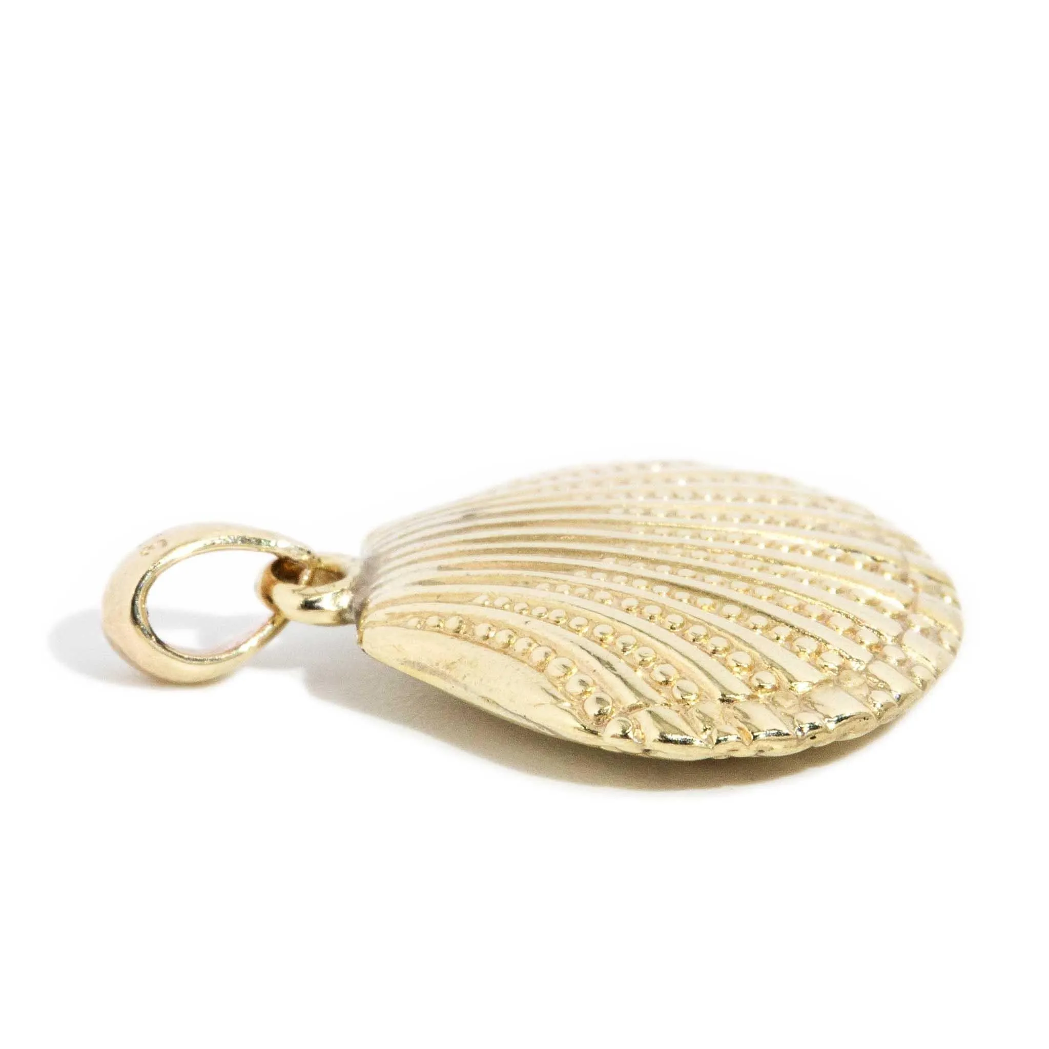 Cerese 1980s Vintage Seashell Pendant 9ct Gold