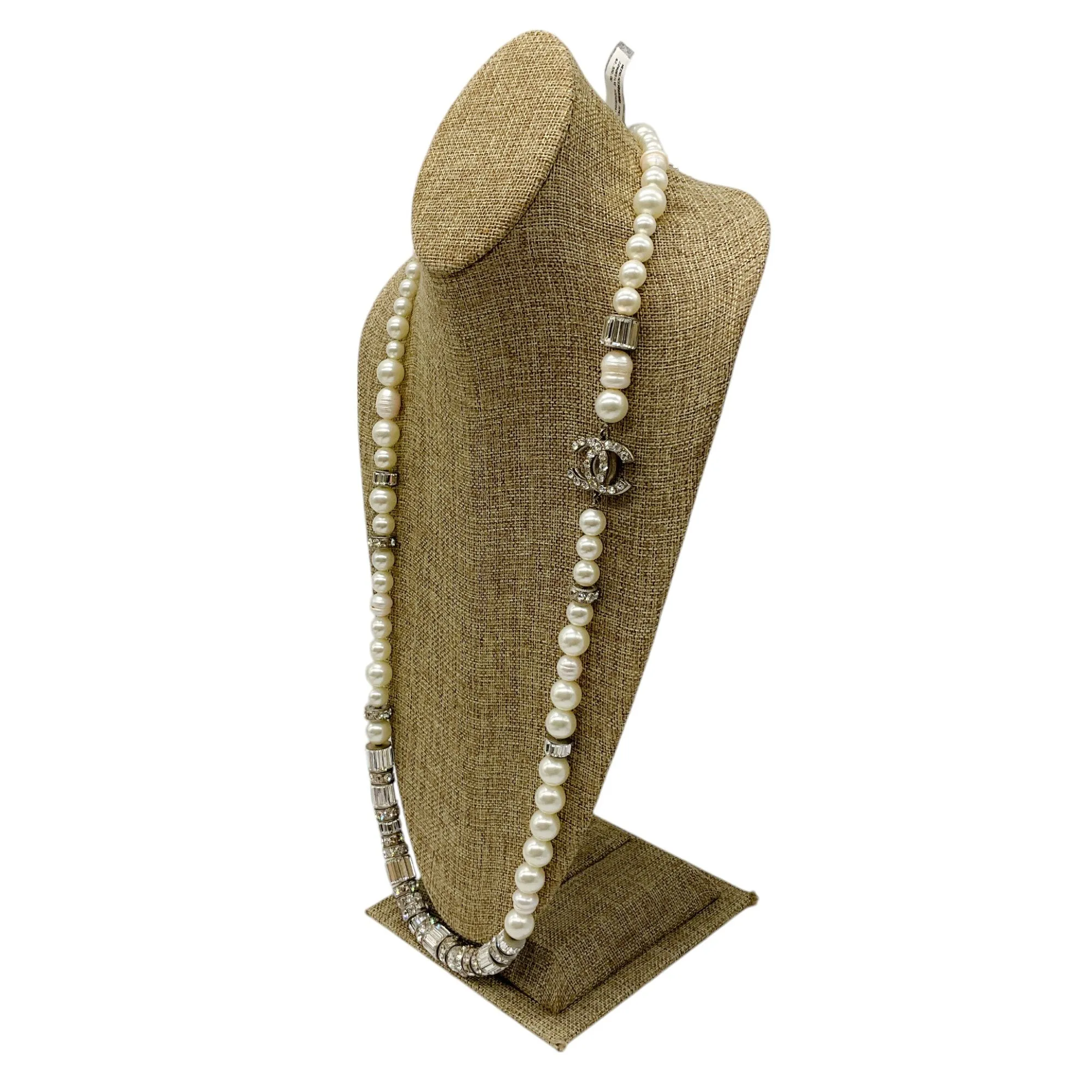 Chanel Pearl 2006 CC Logo Crystal Embellished Strass Necklace