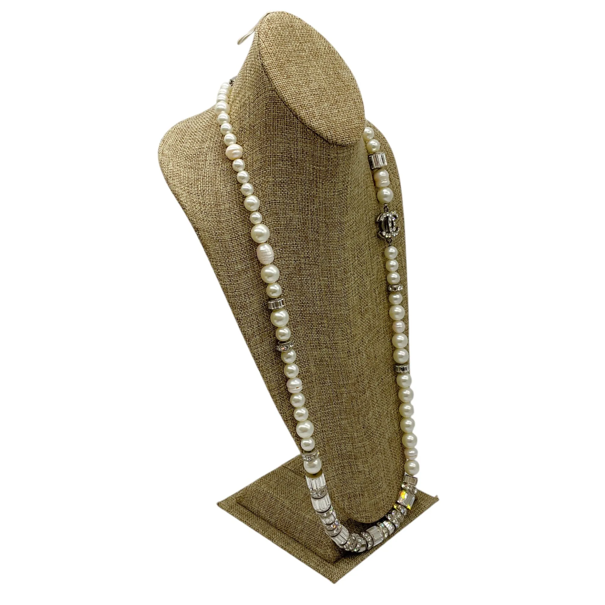 Chanel Pearl 2006 CC Logo Crystal Embellished Strass Necklace