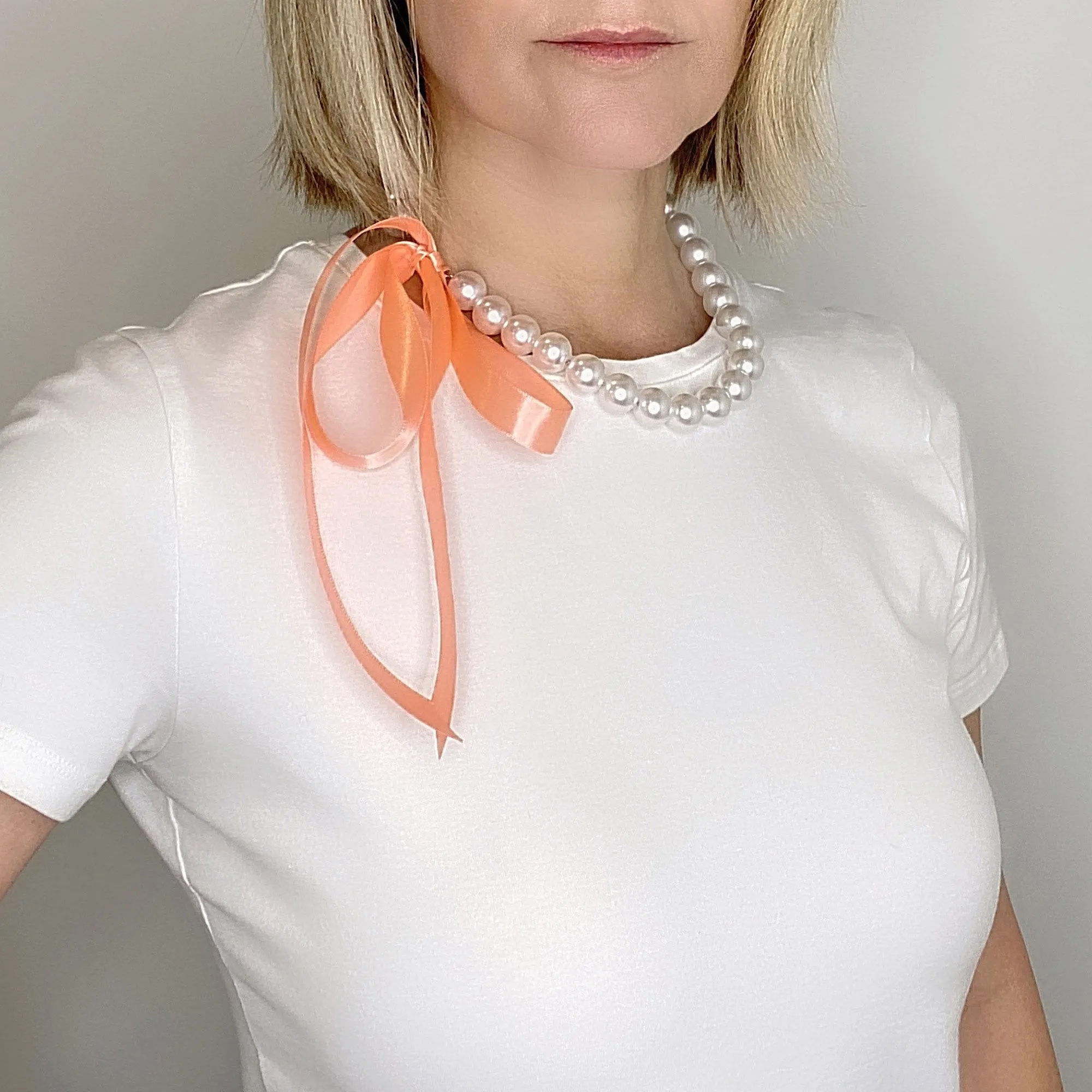 DOTTY coral ribbon pearl necklace