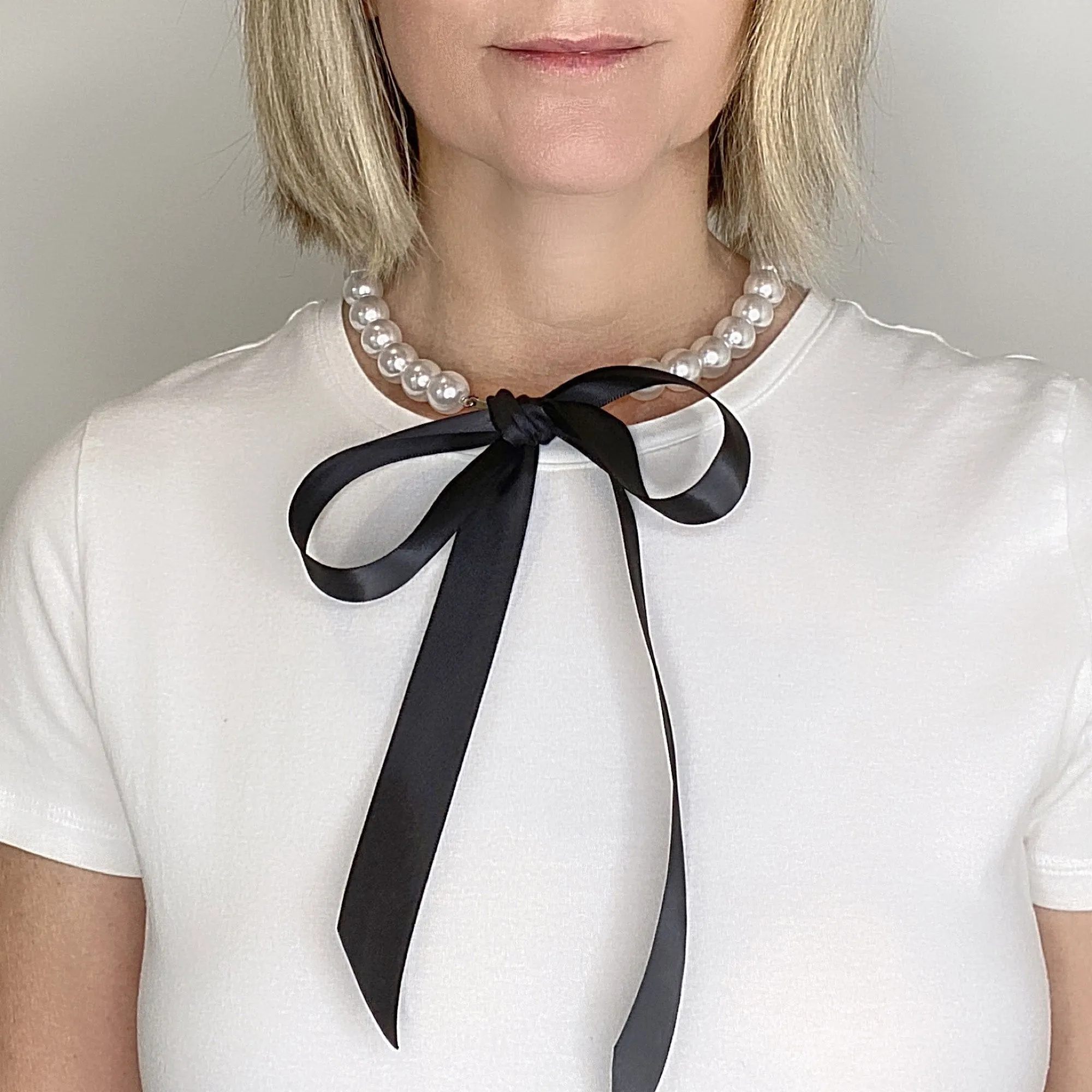 DOTTY coral ribbon pearl necklace