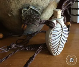 Essential Oils Macramé Necklace – Palm Leaf Clay Pendant