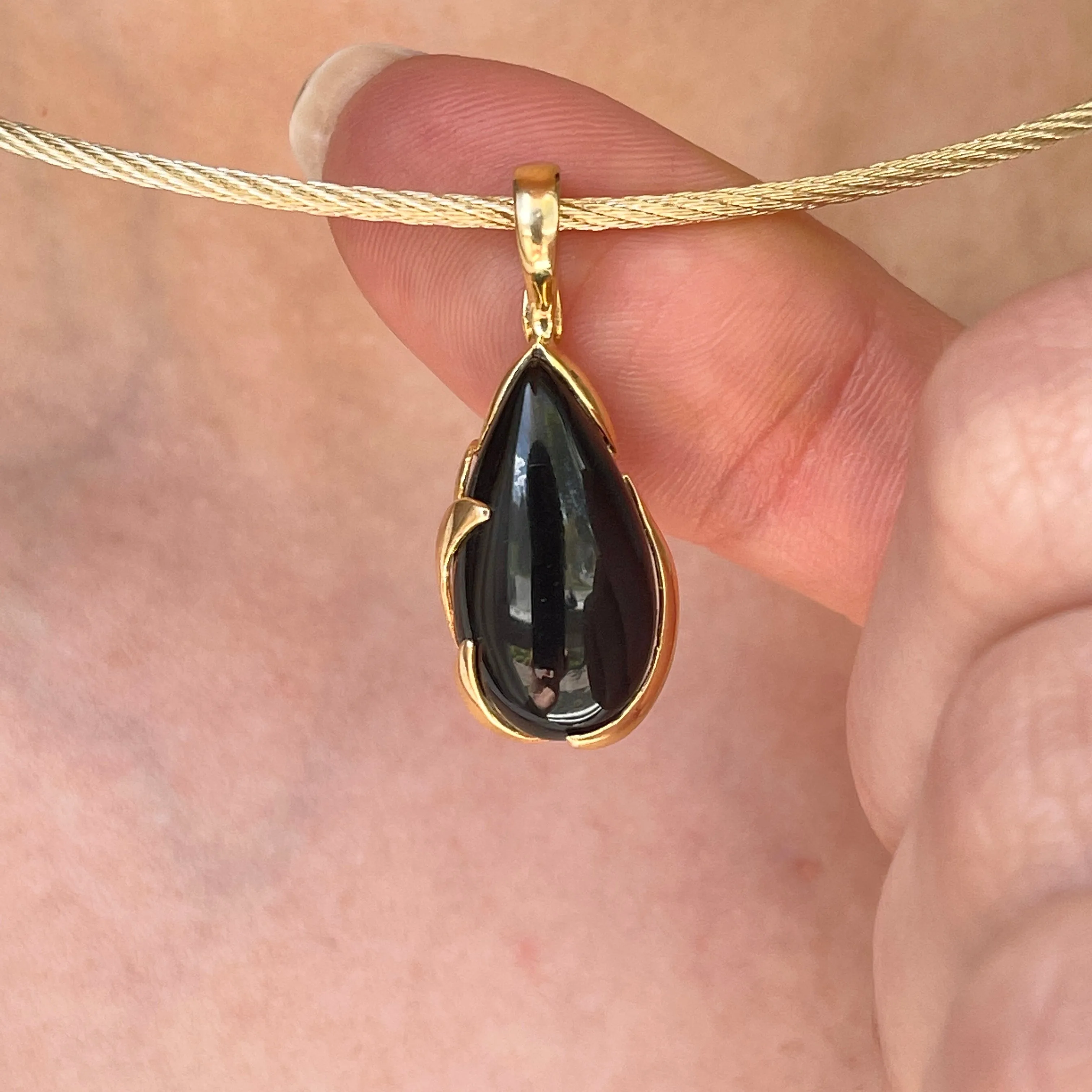 Estate 14KT Yellow Gold Detailed Black Onyx Teardrop Pendant Omega Slide
