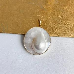 Estate 14KT Yellow Gold Genuine Mabe Blister Pearl Bezel Pendant