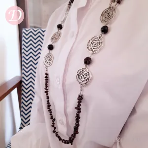 Flowery Black Seashell Necklace