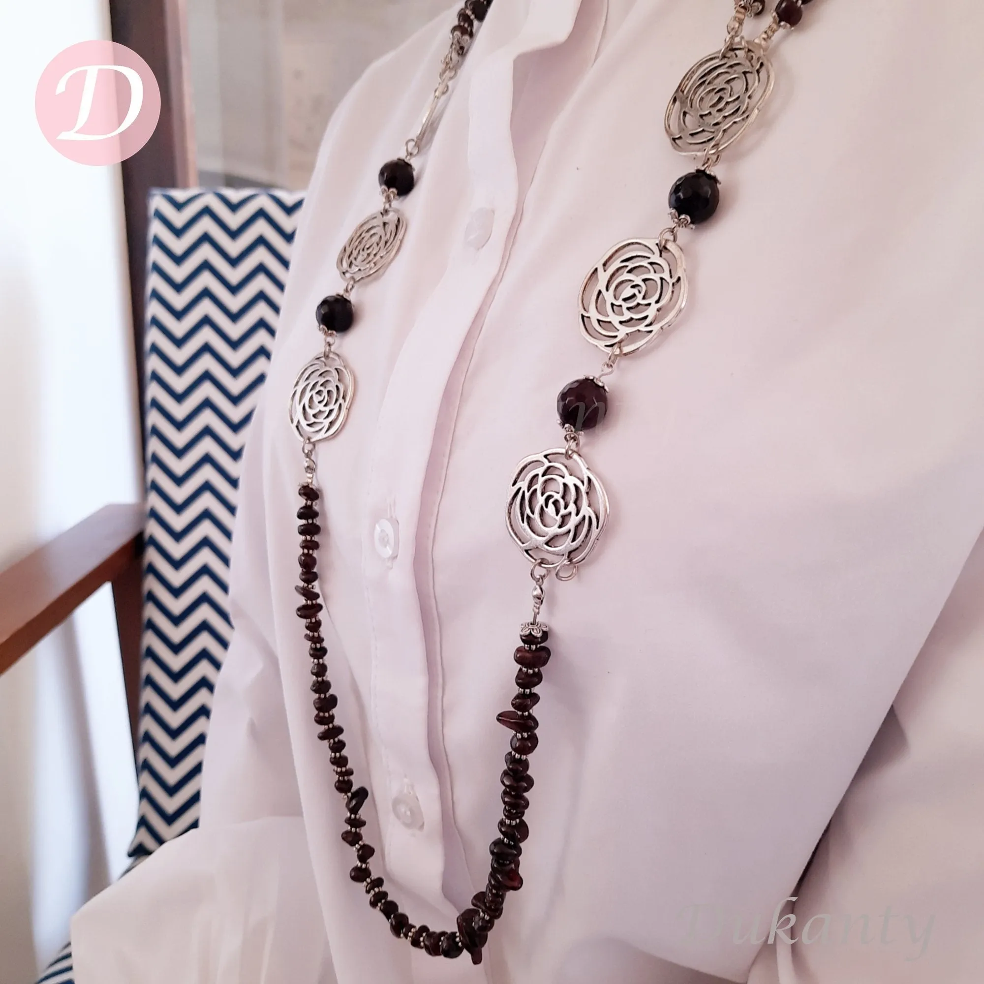 Flowery Black Seashell Necklace