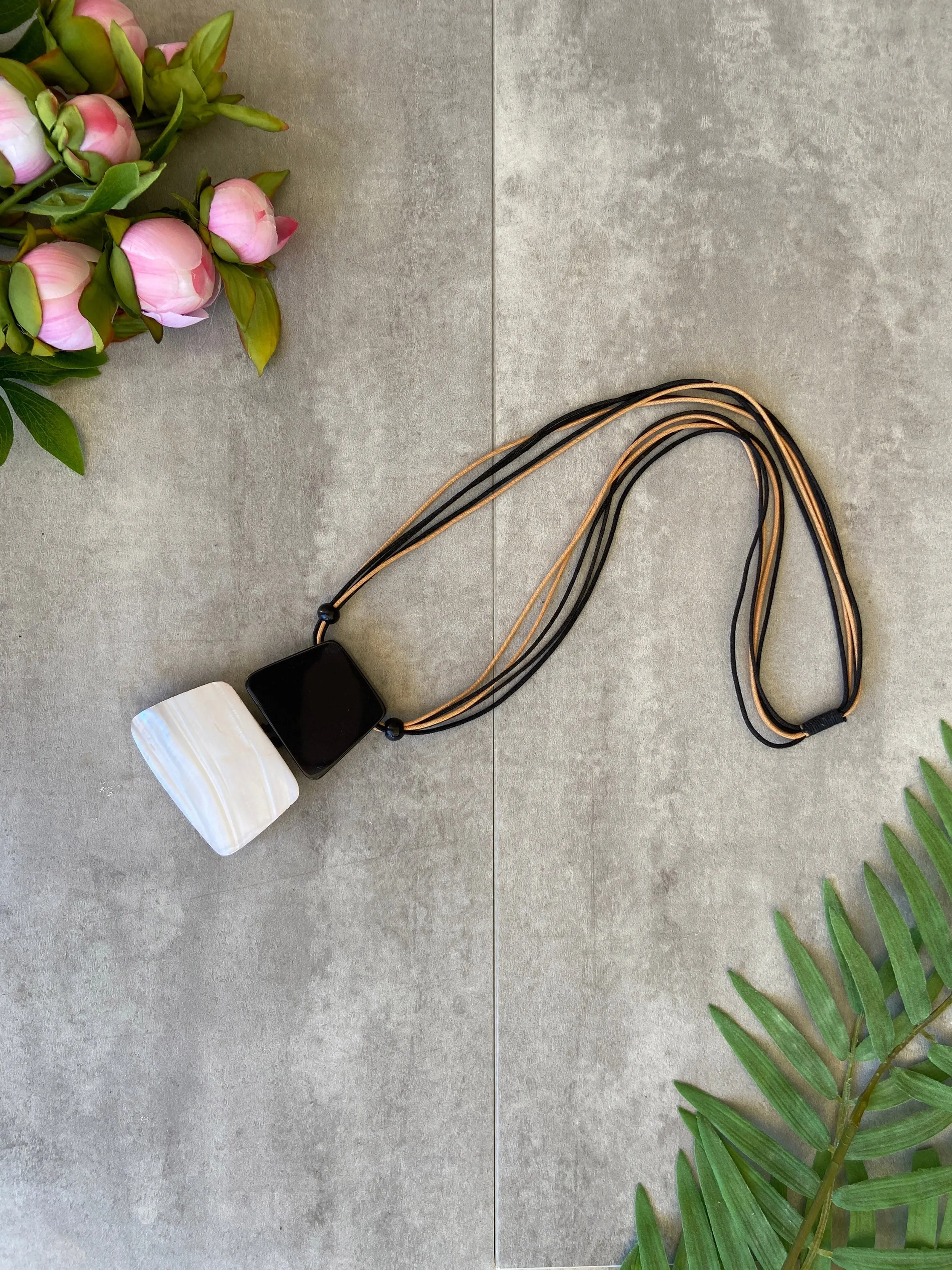 Haizea Necklace