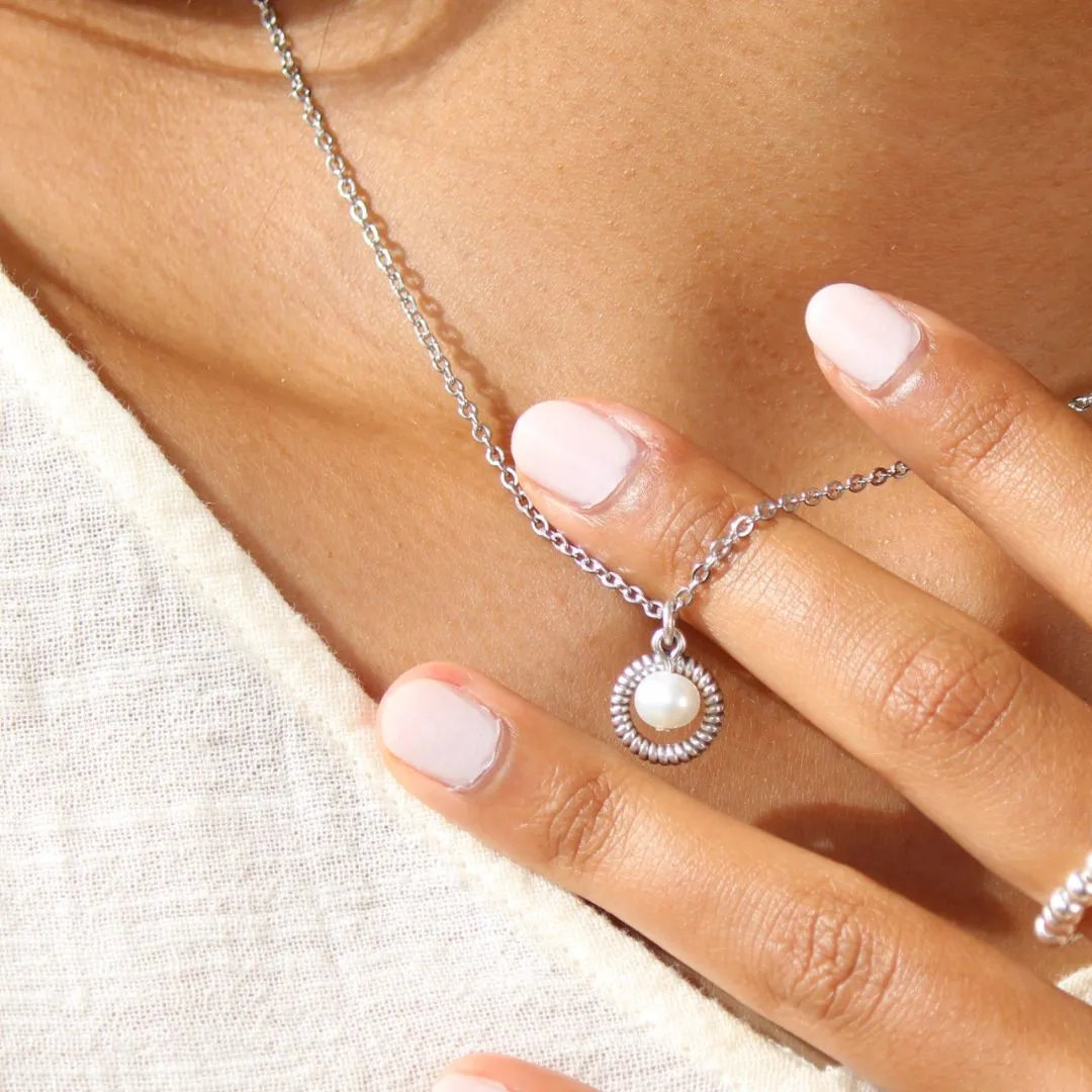 Halo Pearl Necklace