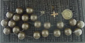 Kimme Winter Wooden Rosary Style Necklace