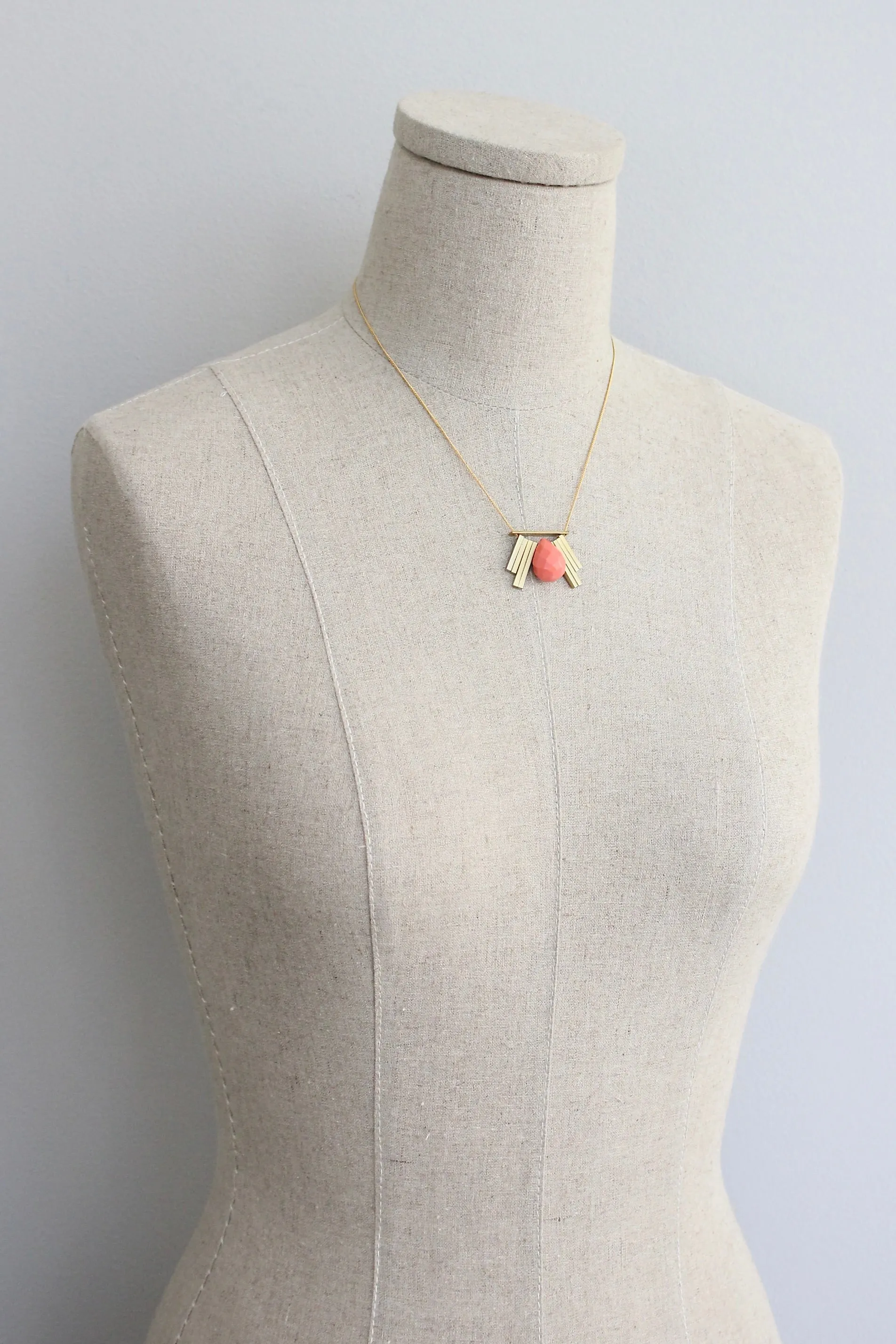 KYL117 coral Artdeco necklace