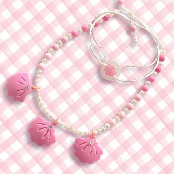 Lilies & Roses Seashells Pink Beaded Necklace