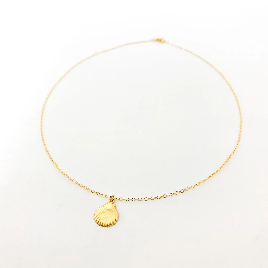 Lucia Clamshell Necklace | Gold
