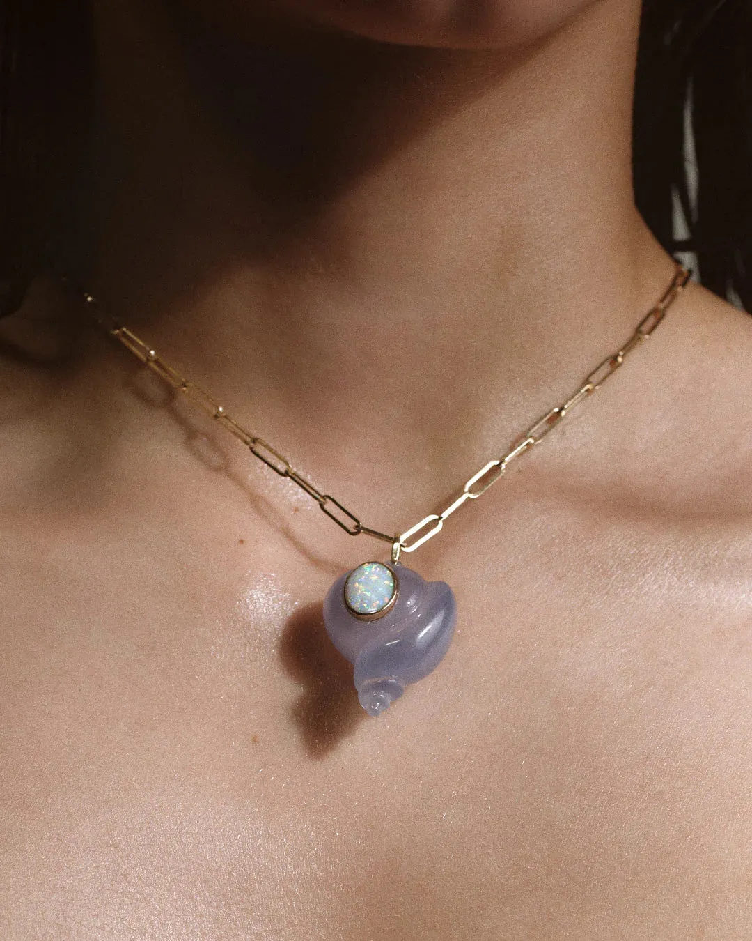 Mallo Shell Pendant Blue Chalcedony Ethiopian Opal