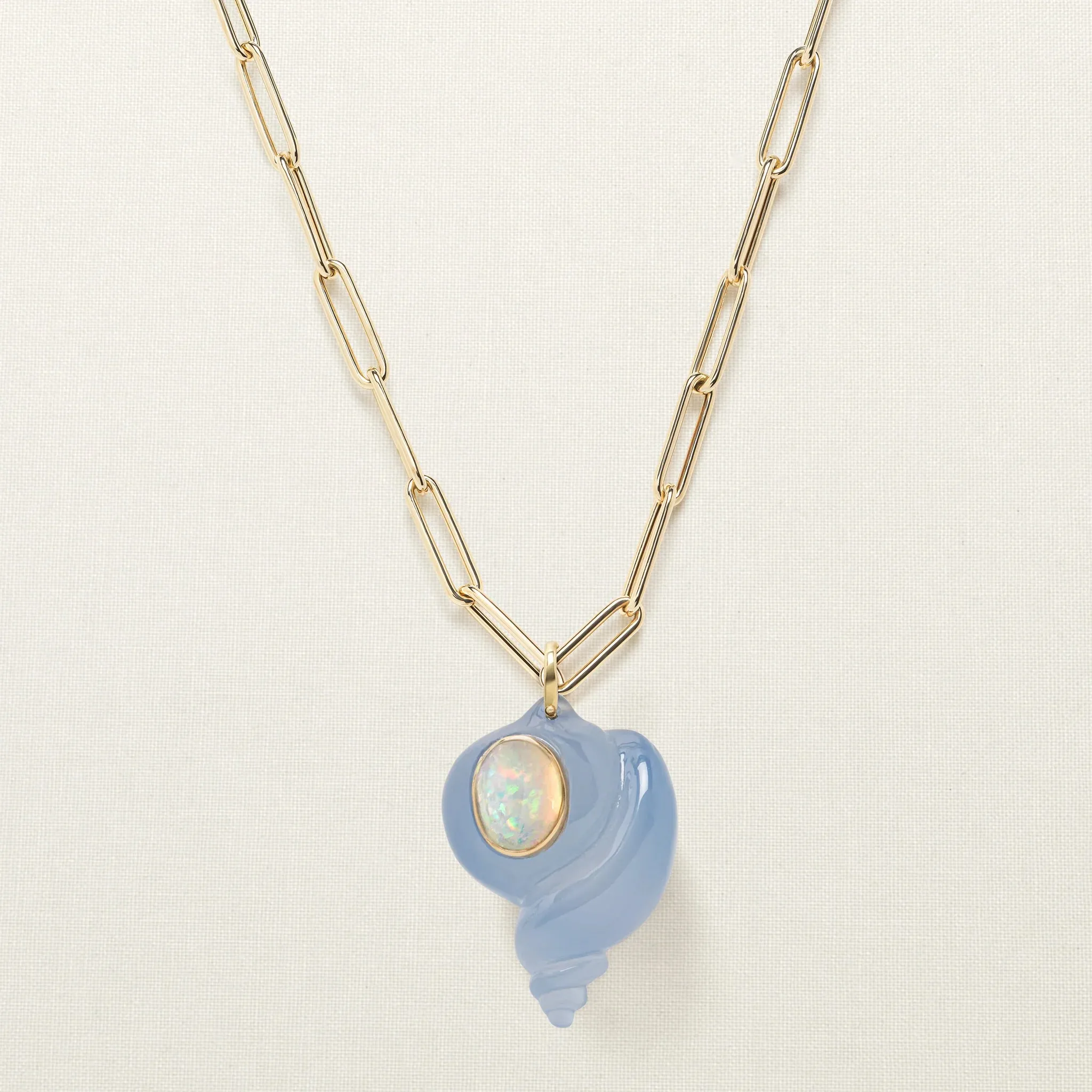 Mallo Shell Pendant Blue Chalcedony Ethiopian Opal