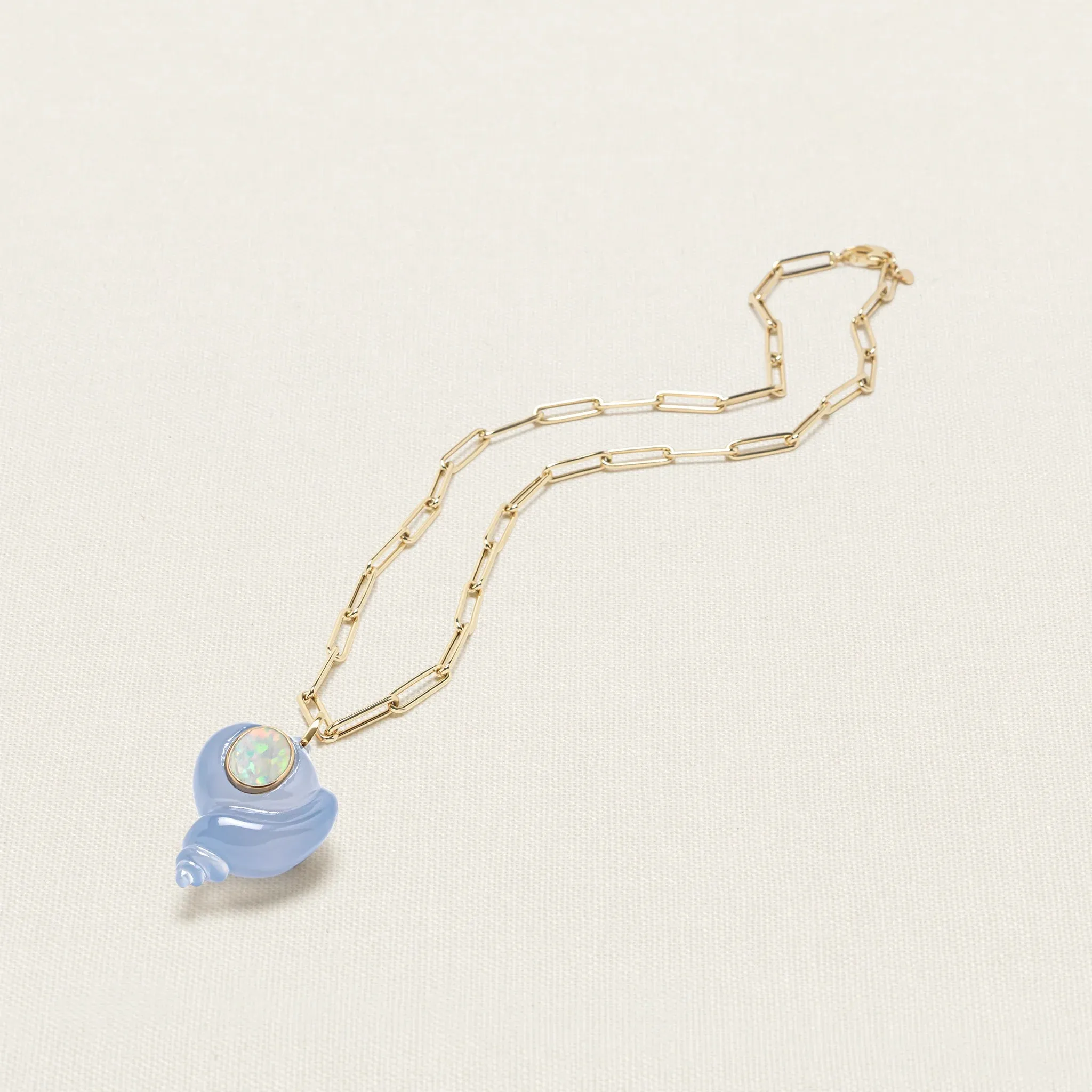 Mallo Shell Pendant Blue Chalcedony Ethiopian Opal