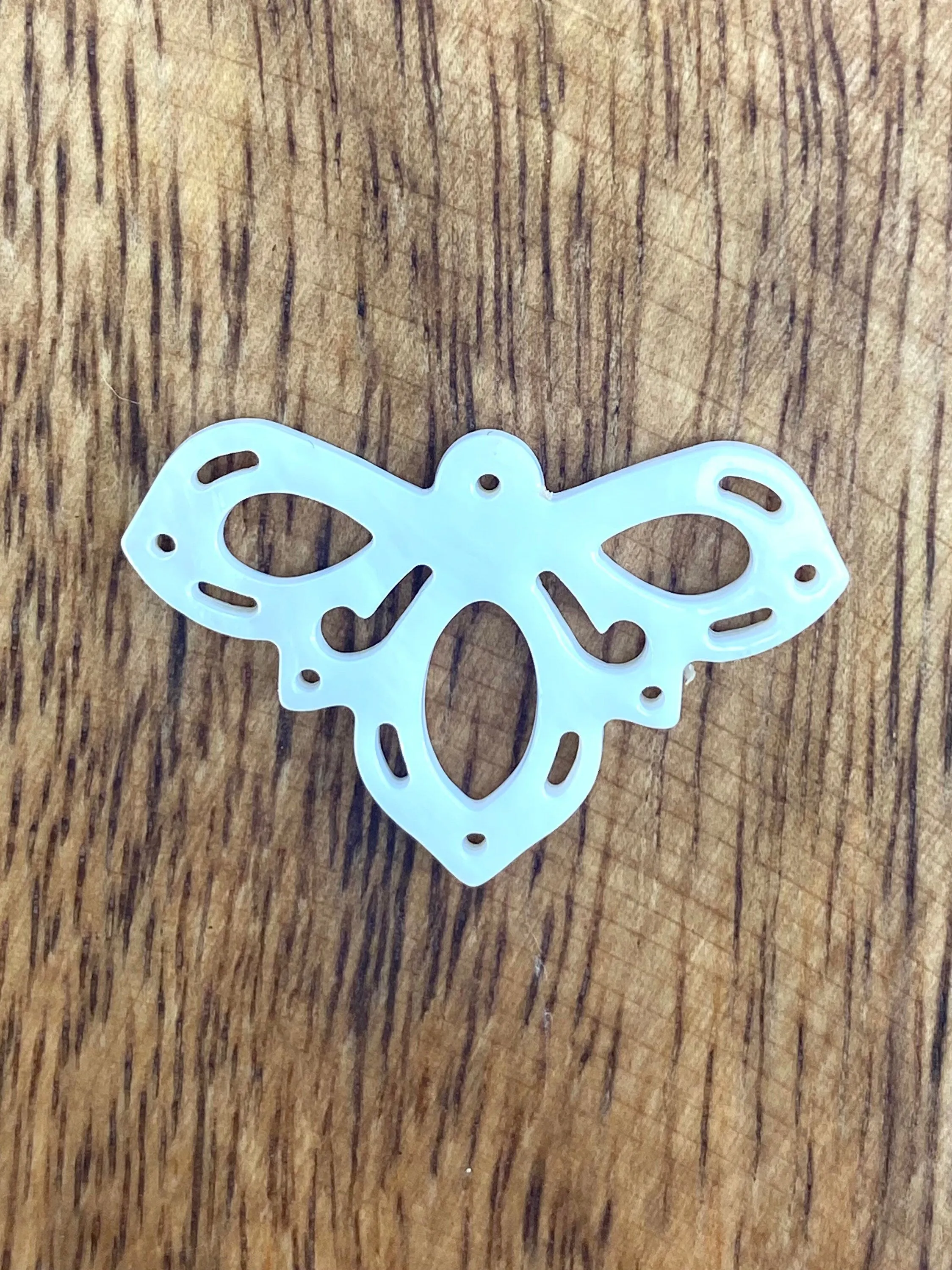 Mother Of Pearl Bee Shell, Sku#M279