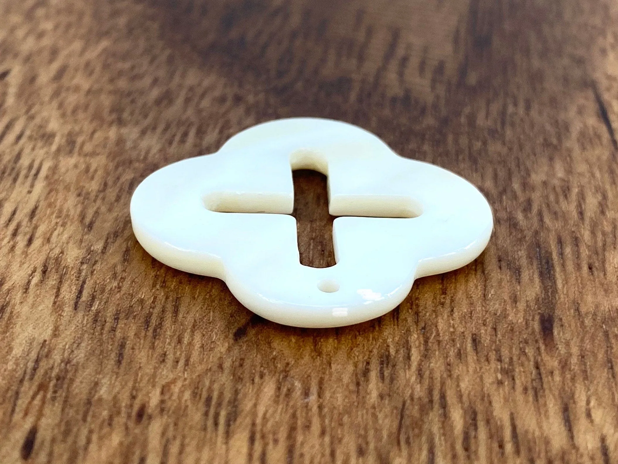 Mother Of Pearl Cross Shell, Sku#M346