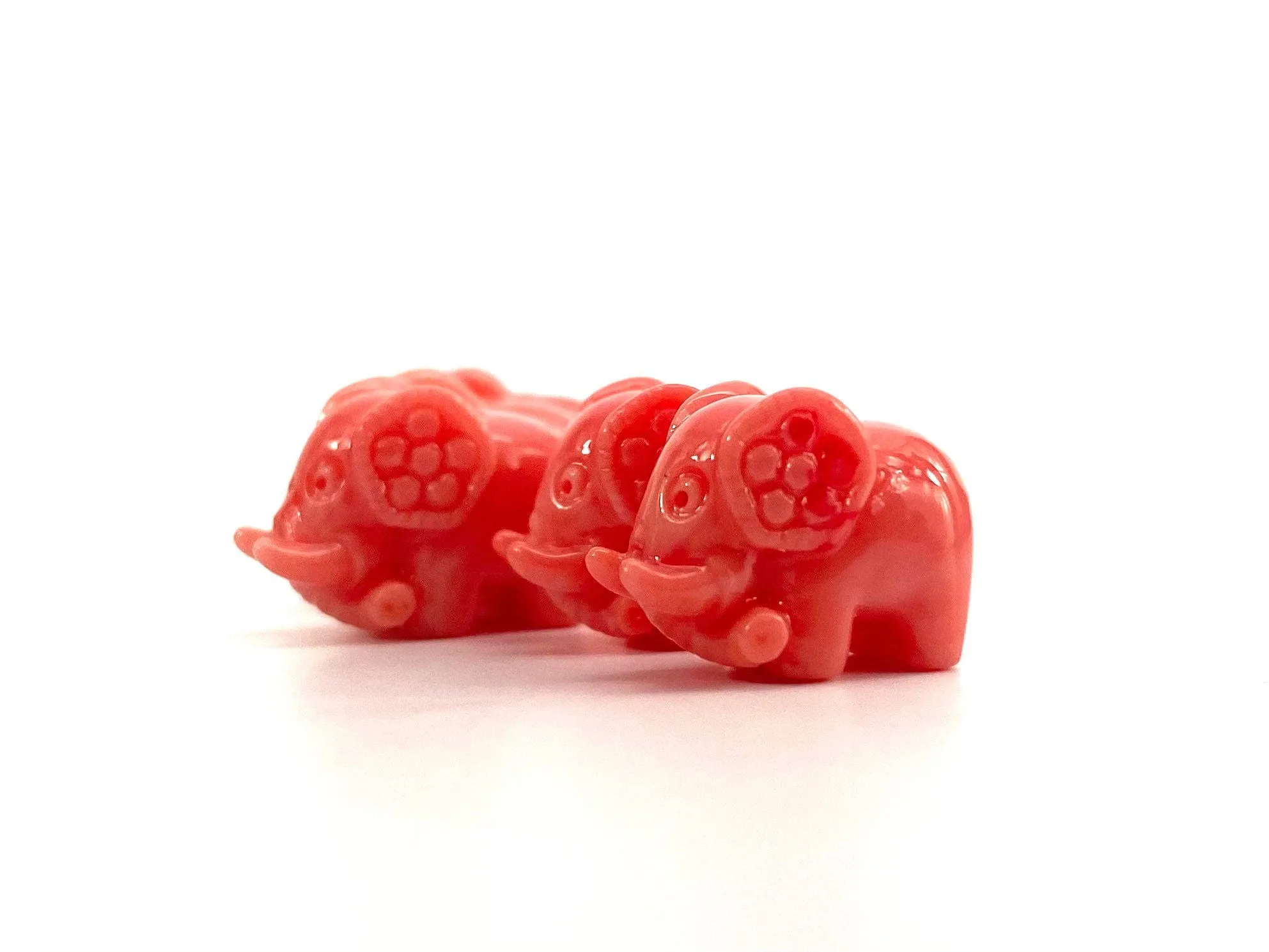 Mother Of Pearl Elephant Beads, Sku#M688