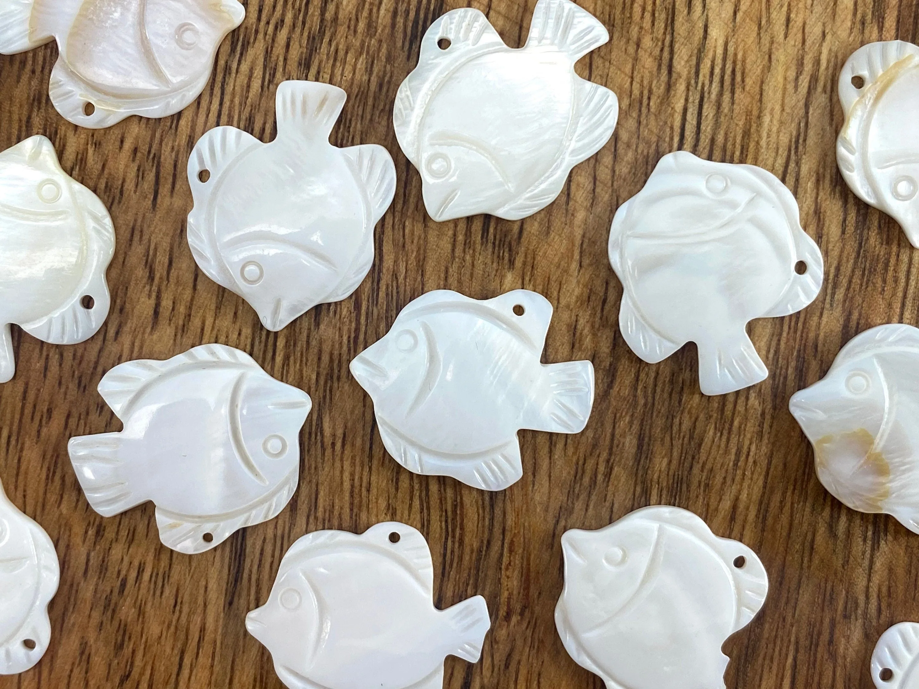 Mother Of Pearl Fish Shell, Sku#M265