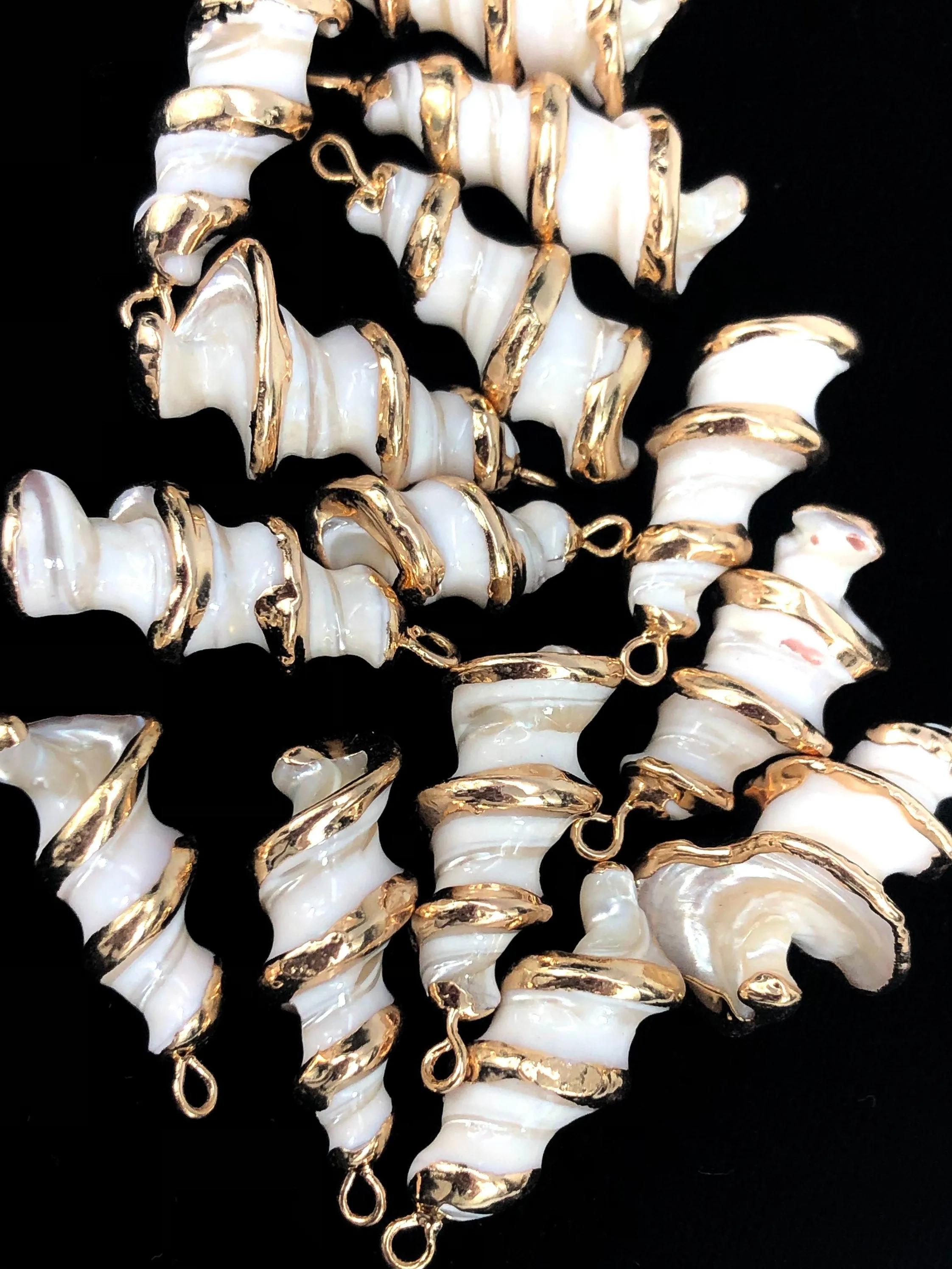 Mother Of Pearl W/Gold Plated On Zinc Alloy Sku#M310