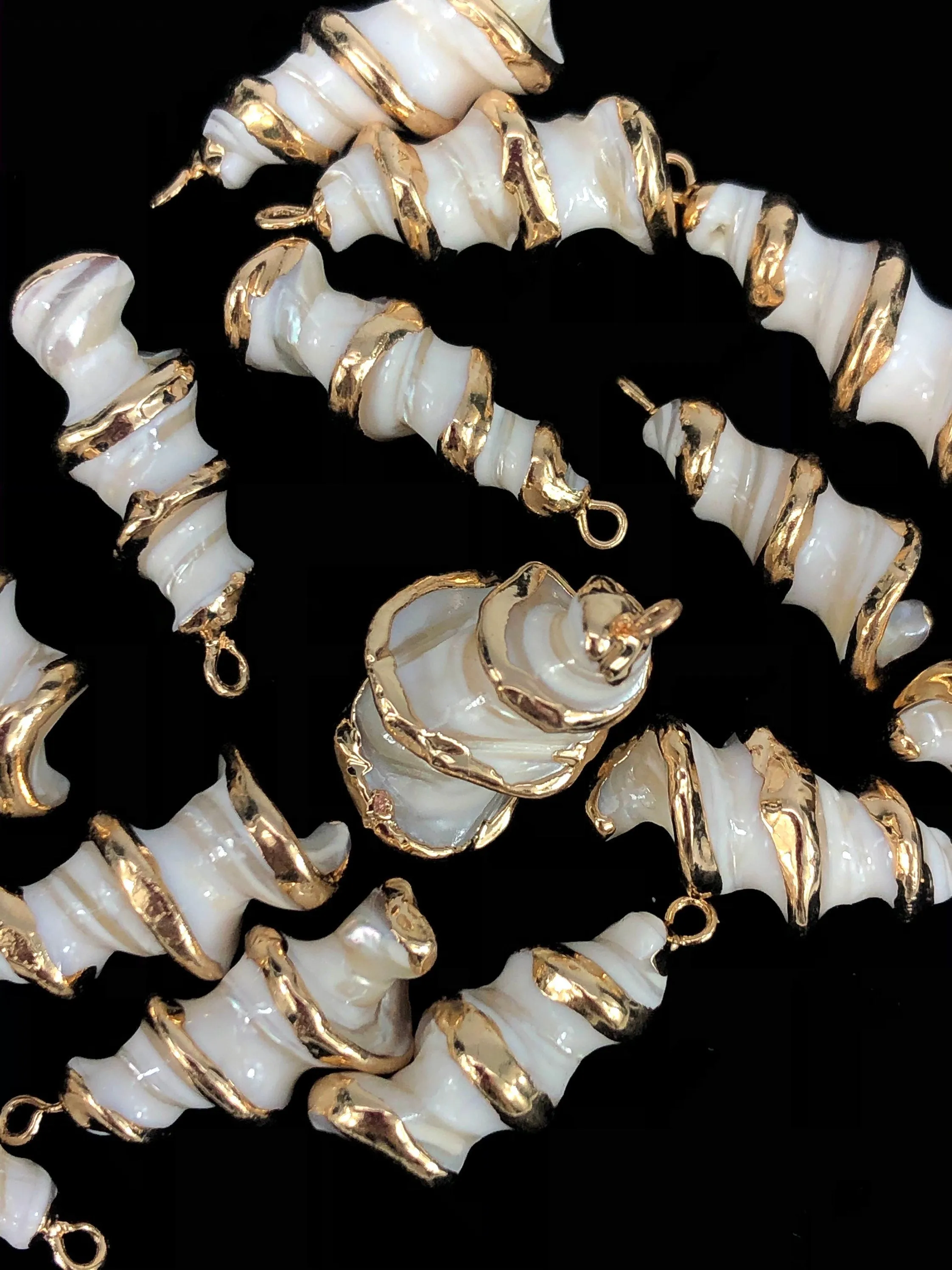Mother Of Pearl W/Gold Plated On Zinc Alloy Sku#M310