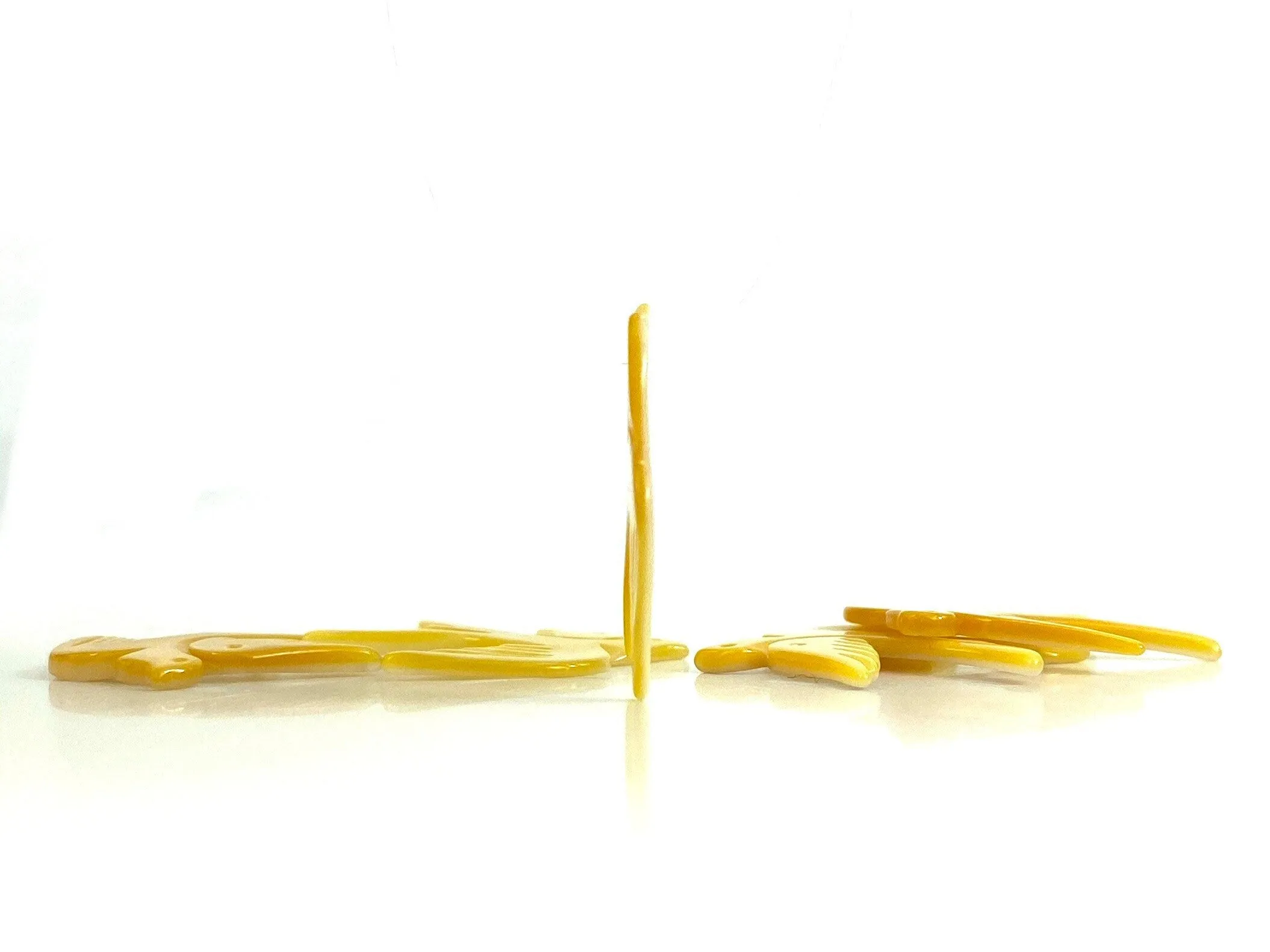 Mother Of Pearl Yellow Bird Shell, Sku#M176