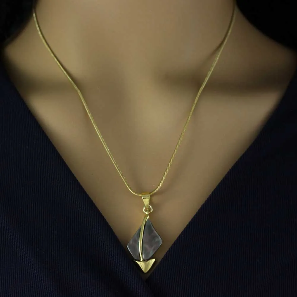 Natural Shell Sailboat Pendant on Gold-plated Chain - SLN801