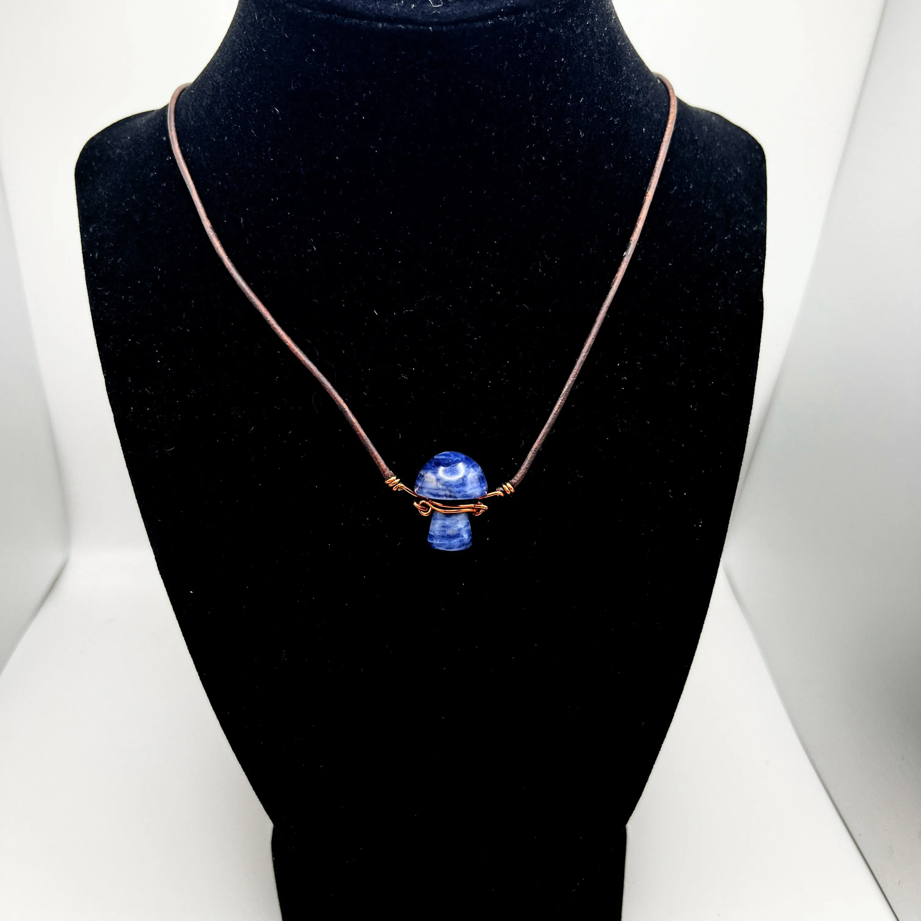 "Mushroom" | Crystal necklaces | Bloodstone, Obsidian, Sodalite, Carnelian, Unakite