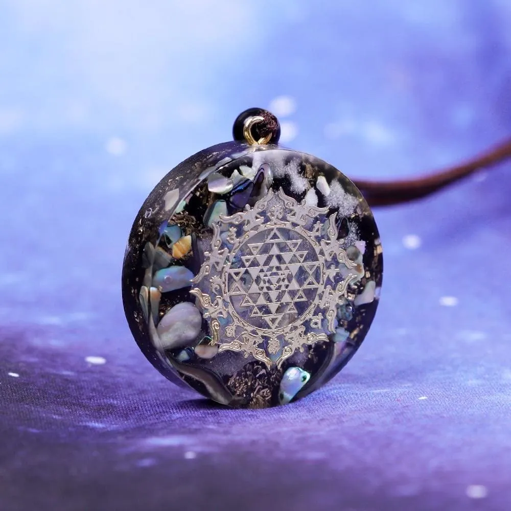 Reiki Orgonite Pendant Natural Shell Amulet Healing Crystal Pendant Meditation