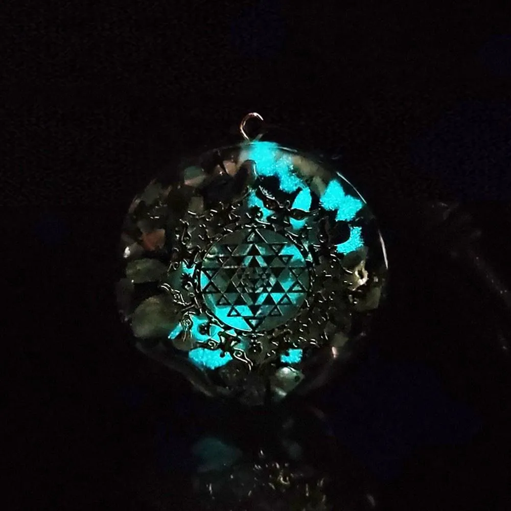 Reiki Orgonite Pendant Natural Shell Amulet Healing Crystal Pendant Meditation