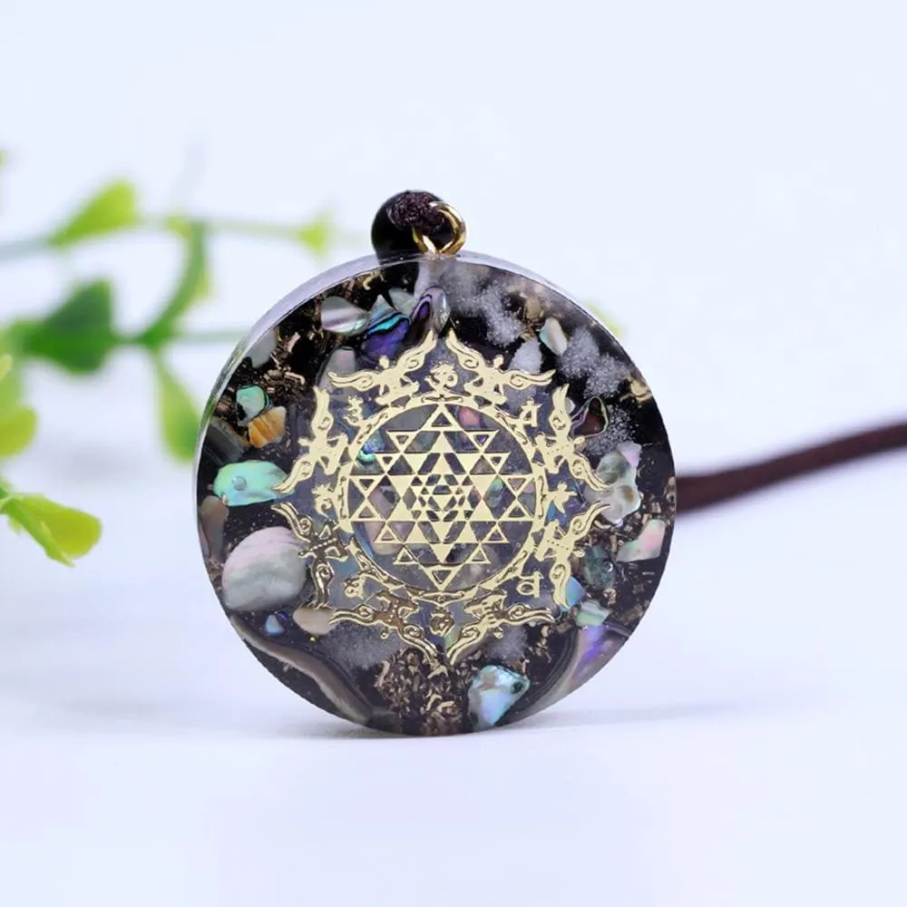 Reiki Orgonite Pendant Natural Shell Amulet Healing Crystal Pendant Meditation