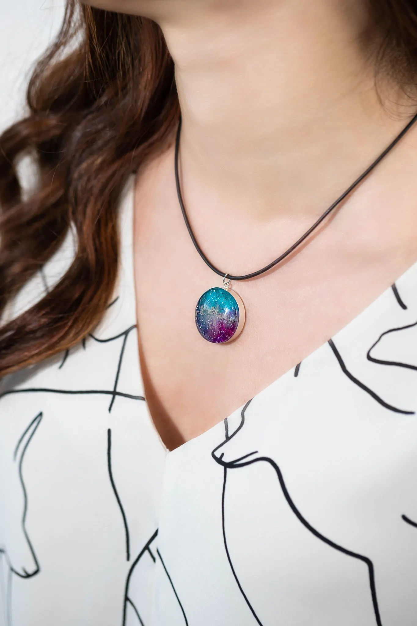 Round Resin Pendant Memorial Necklace | Cremation Jewelry | Stellar