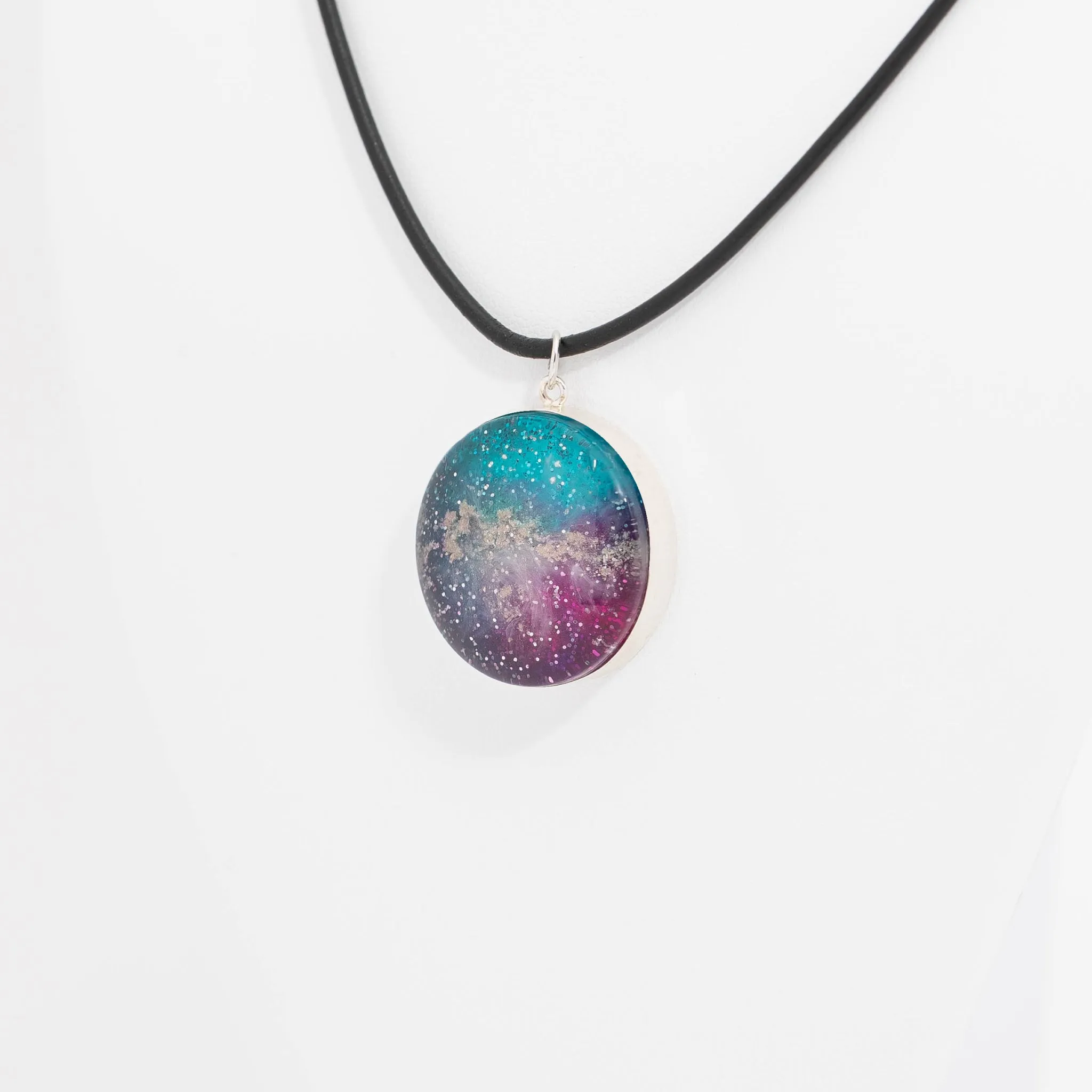Round Resin Pendant Memorial Necklace | Cremation Jewelry | Stellar