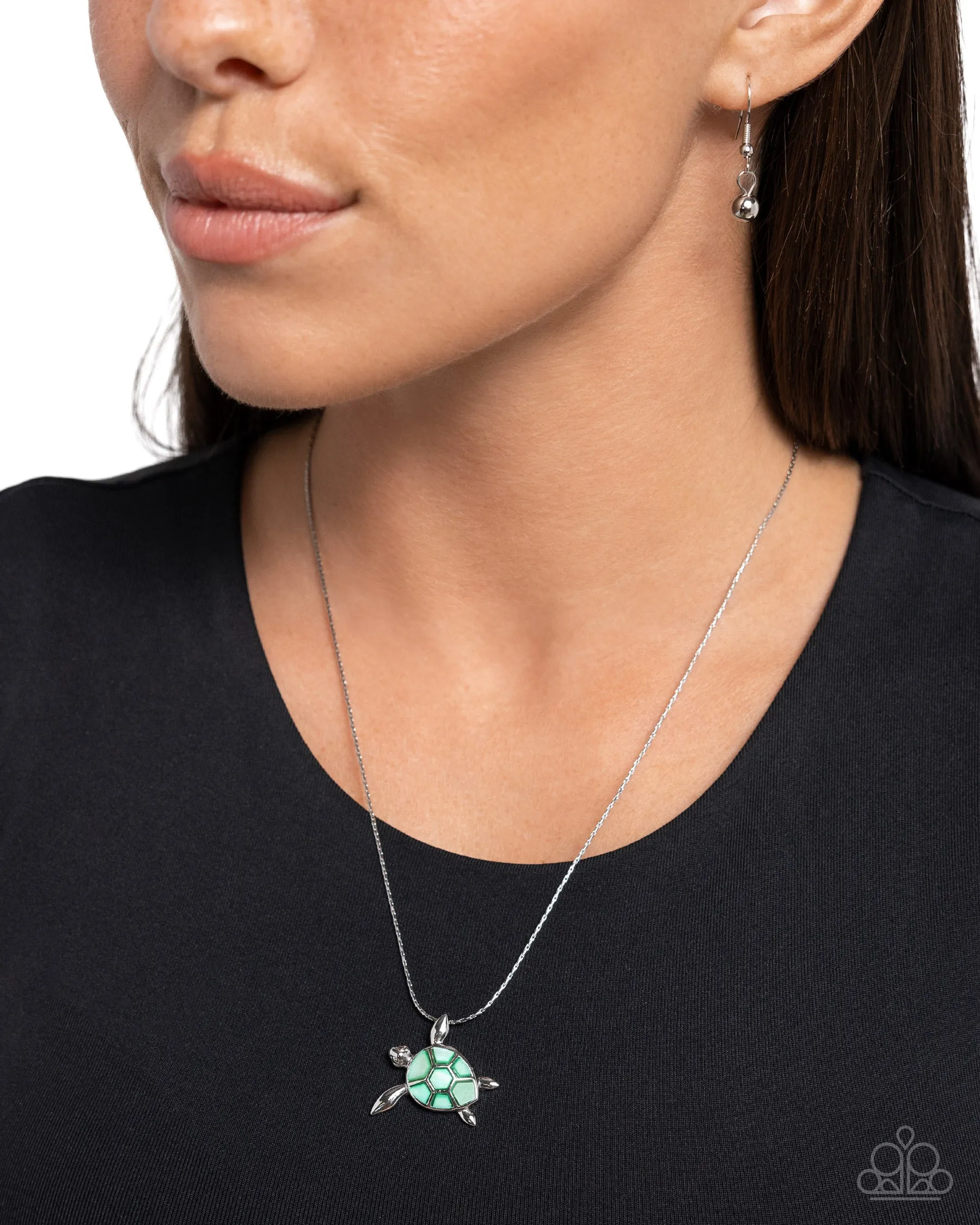 Sea Turtle Statement - Green - Seashell Charm Paparazzi Short Necklace