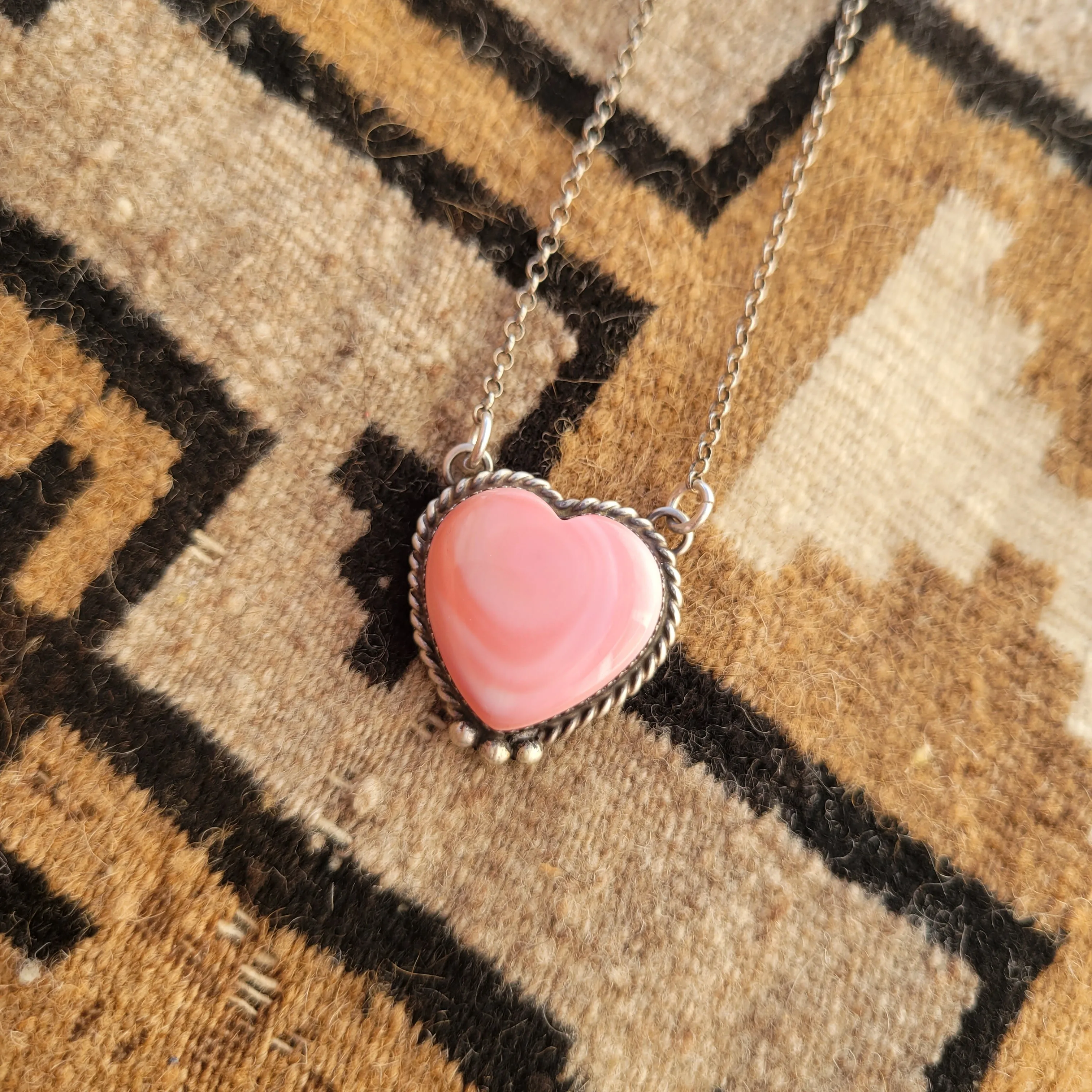 St. Valentine Heart Neck. - Pink Conch