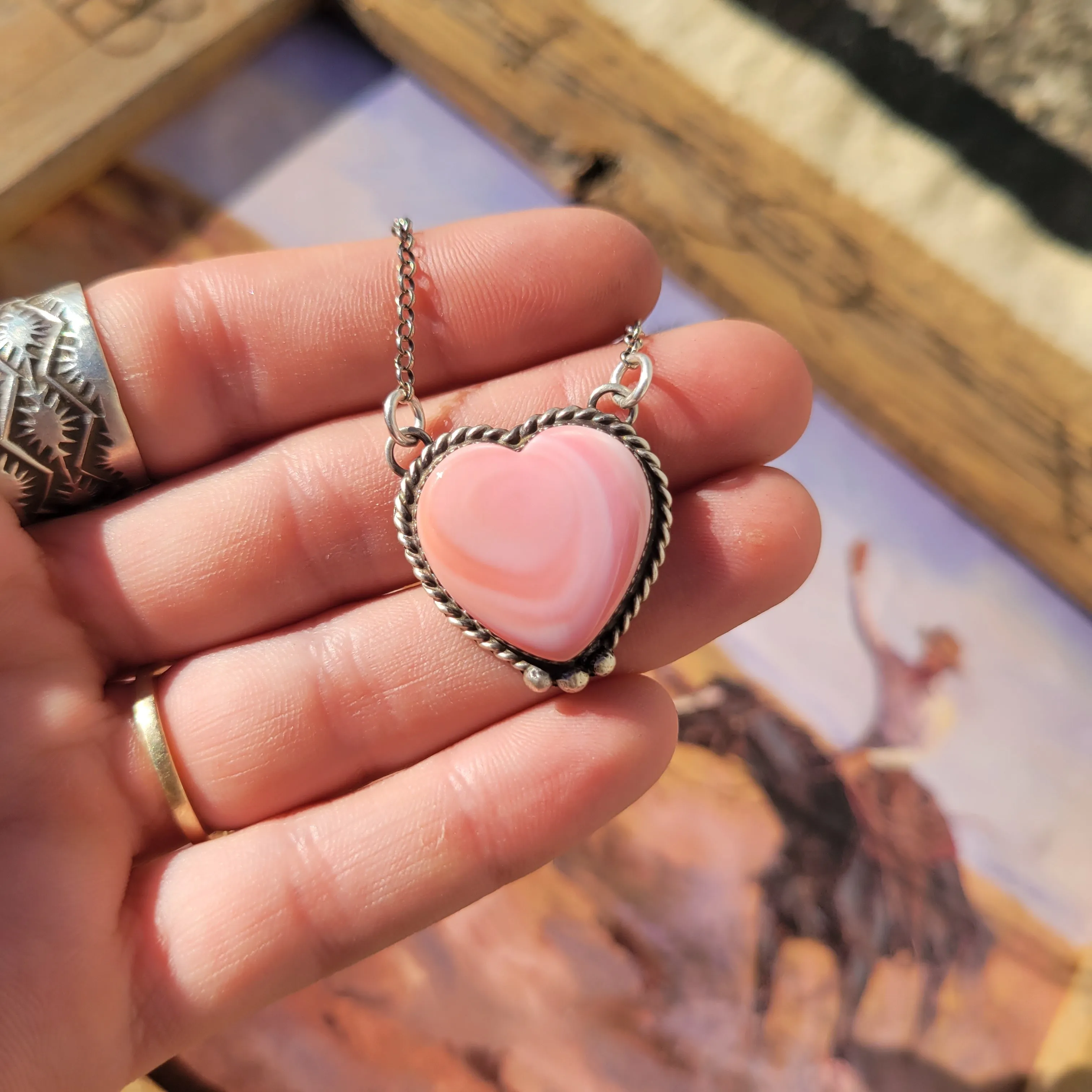 St. Valentine Heart Neck. - Pink Conch