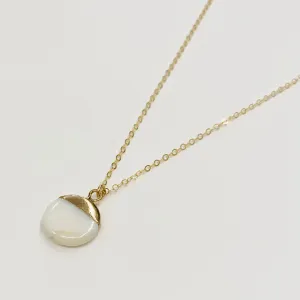 Stevie Circle White Shell Necklace | Gold
