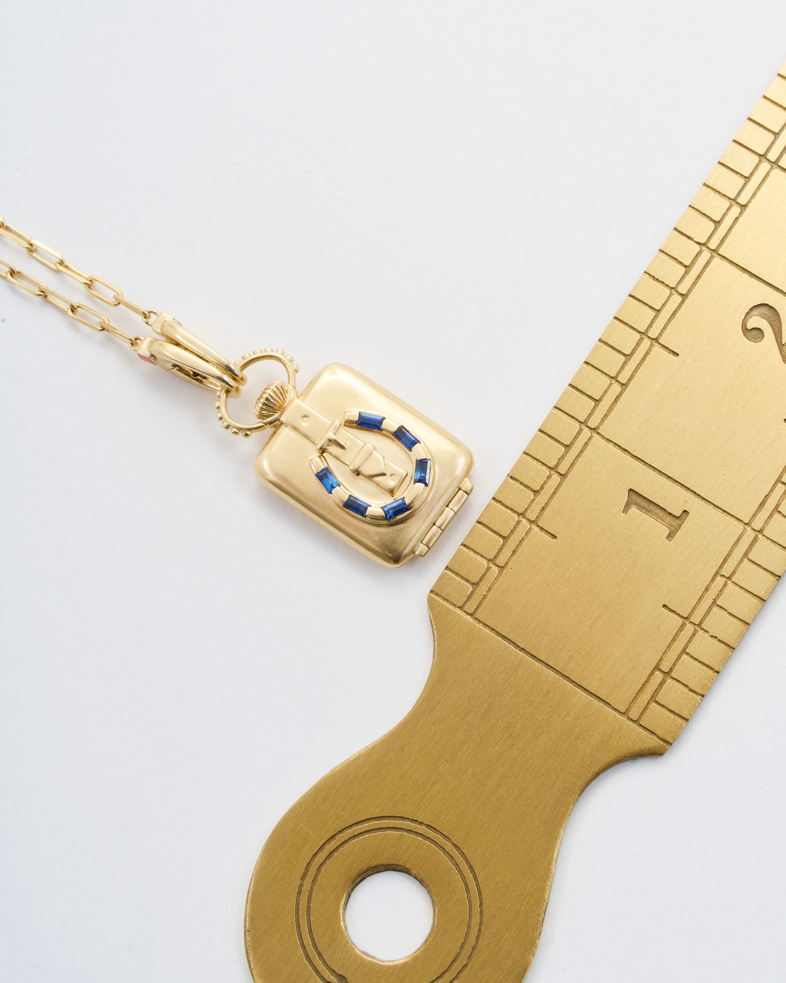 the ace vault w/ 14k paperclip chain